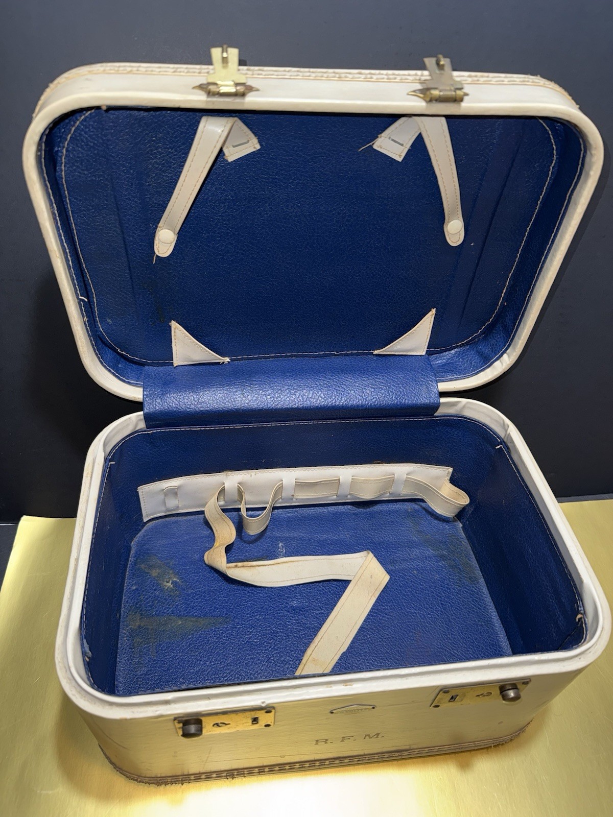 Vintage Belber Neolite Hardside Train Case by Goodyear Tire & Rubber Co. Cream