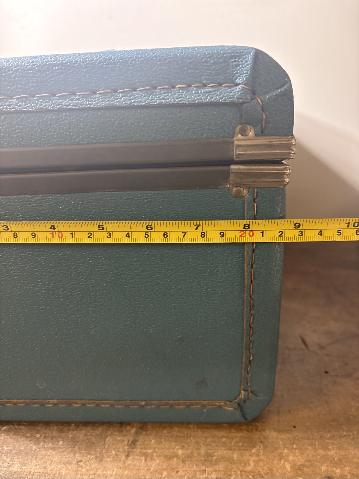 Vintage Hard Shell Blue Overnight Train Makeup/Storage Case no key