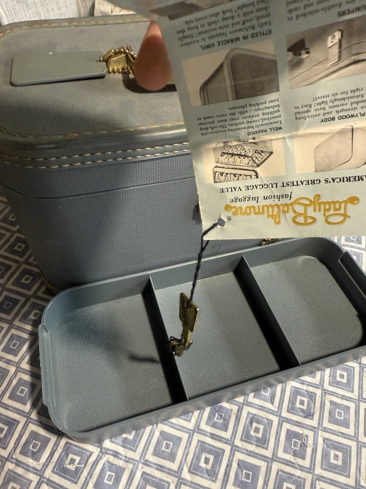 Authentic Vintage Lady Baltimore Vanity Case, Complete w/tray and keys!!