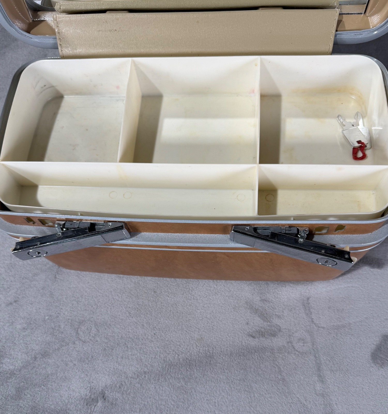 Vintage Samsonite Hard Shell Train Case Vanity Makeup Travel Luggage TAN W/ Keys