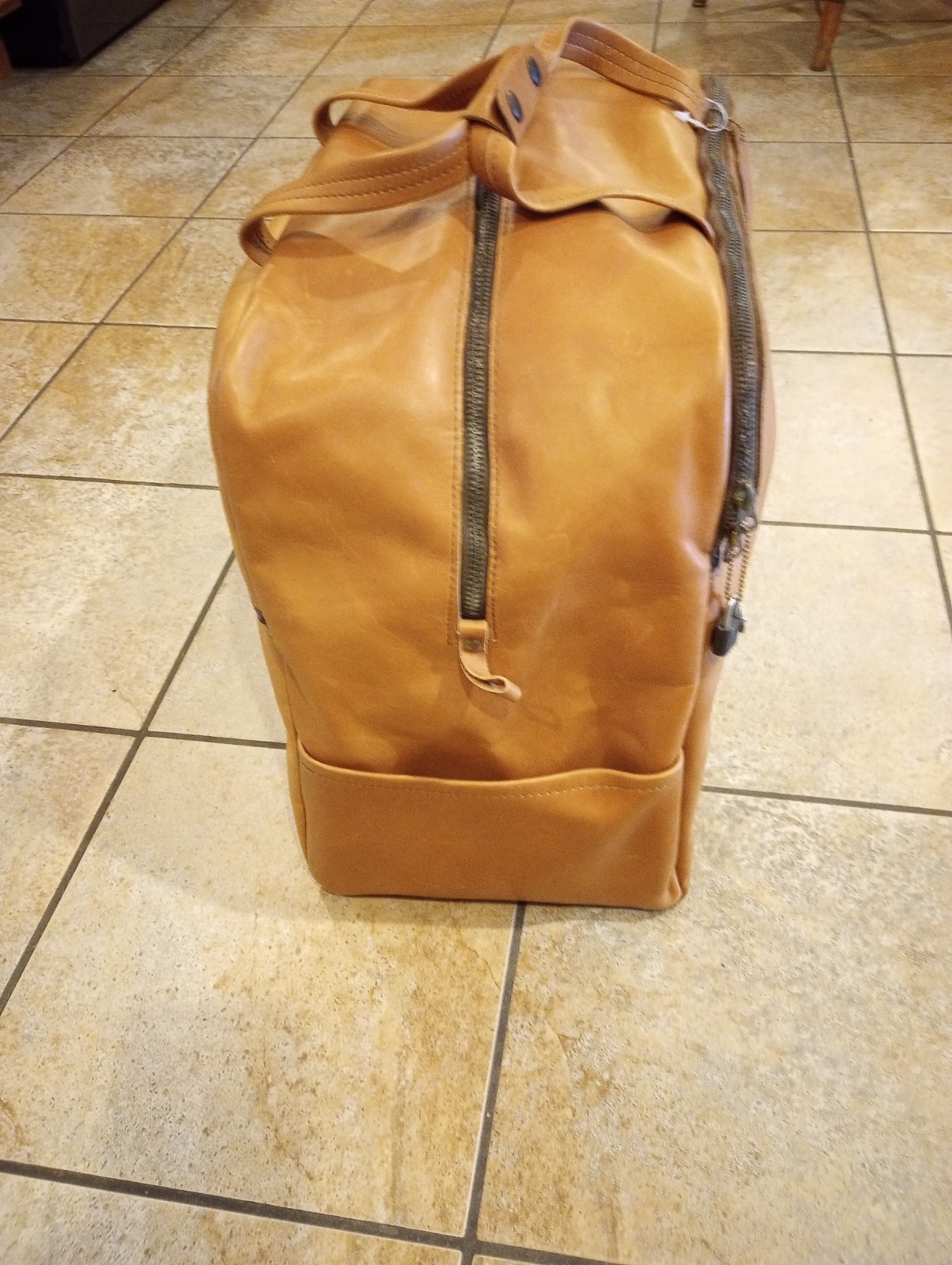 The Luggage Gallery Vintage Camel Brown Leather Travel Bag