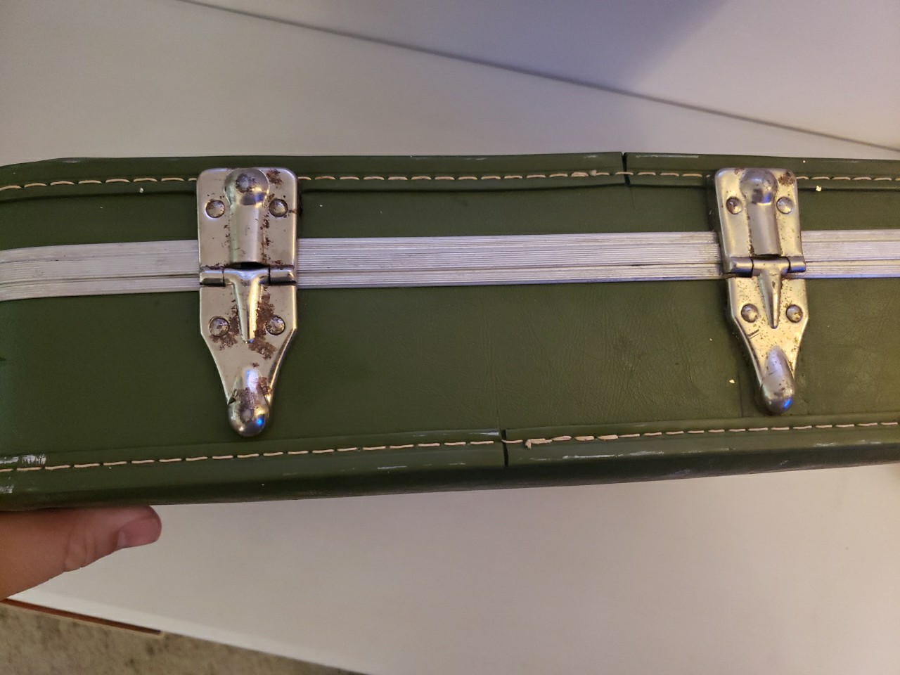Vtg Hard Shell Suitcase W/ Handle Olive Green 16″ X 10.5″ Inside Mirror Taiwan