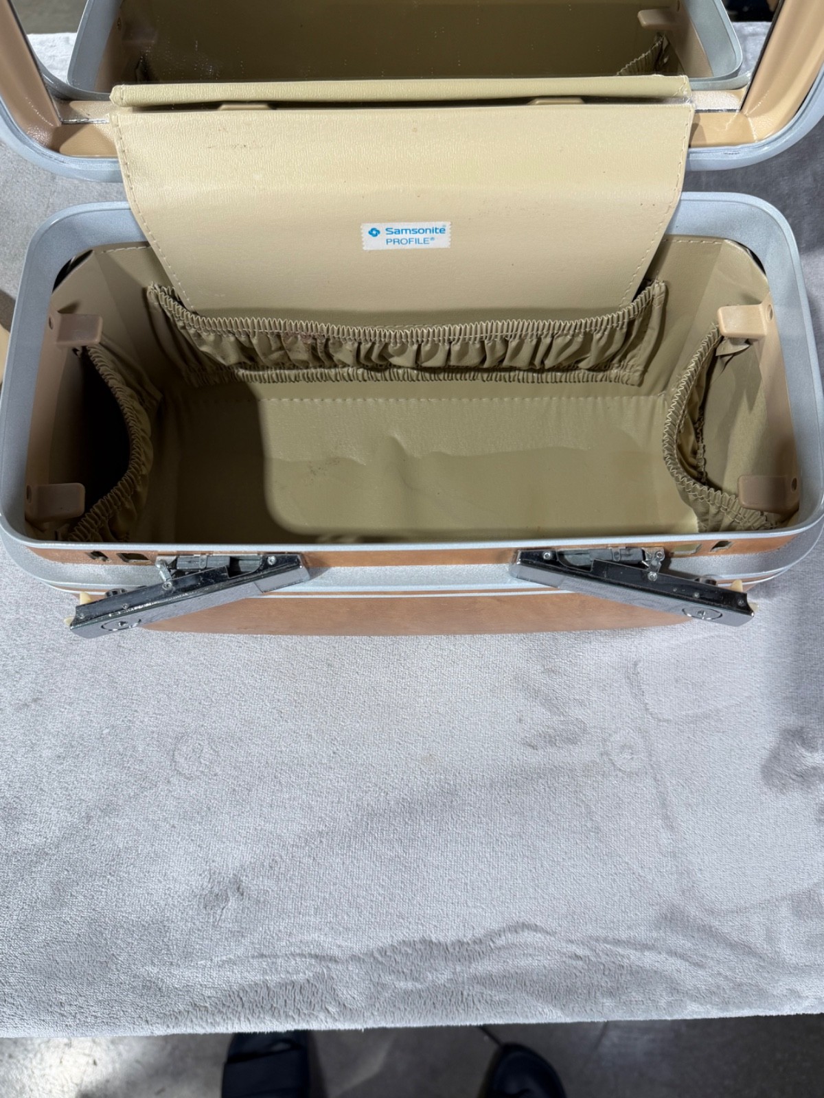 Vintage Samsonite Hard Shell Train Case Vanity Makeup Travel Luggage TAN W/ Keys