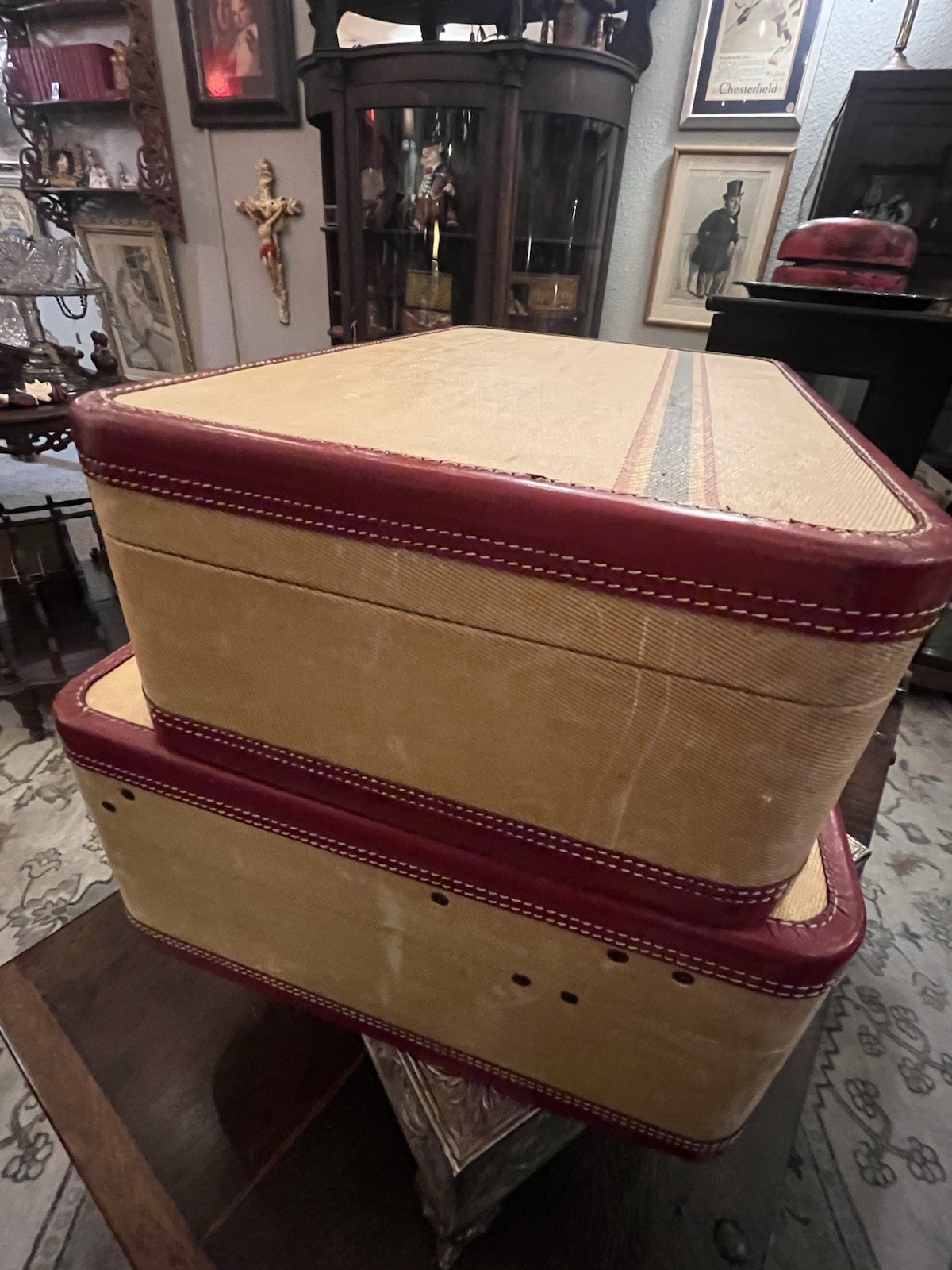 VINTAGE RED 💄 Luggage Set of 3 Suitcase A RARE SET with keys and original tags