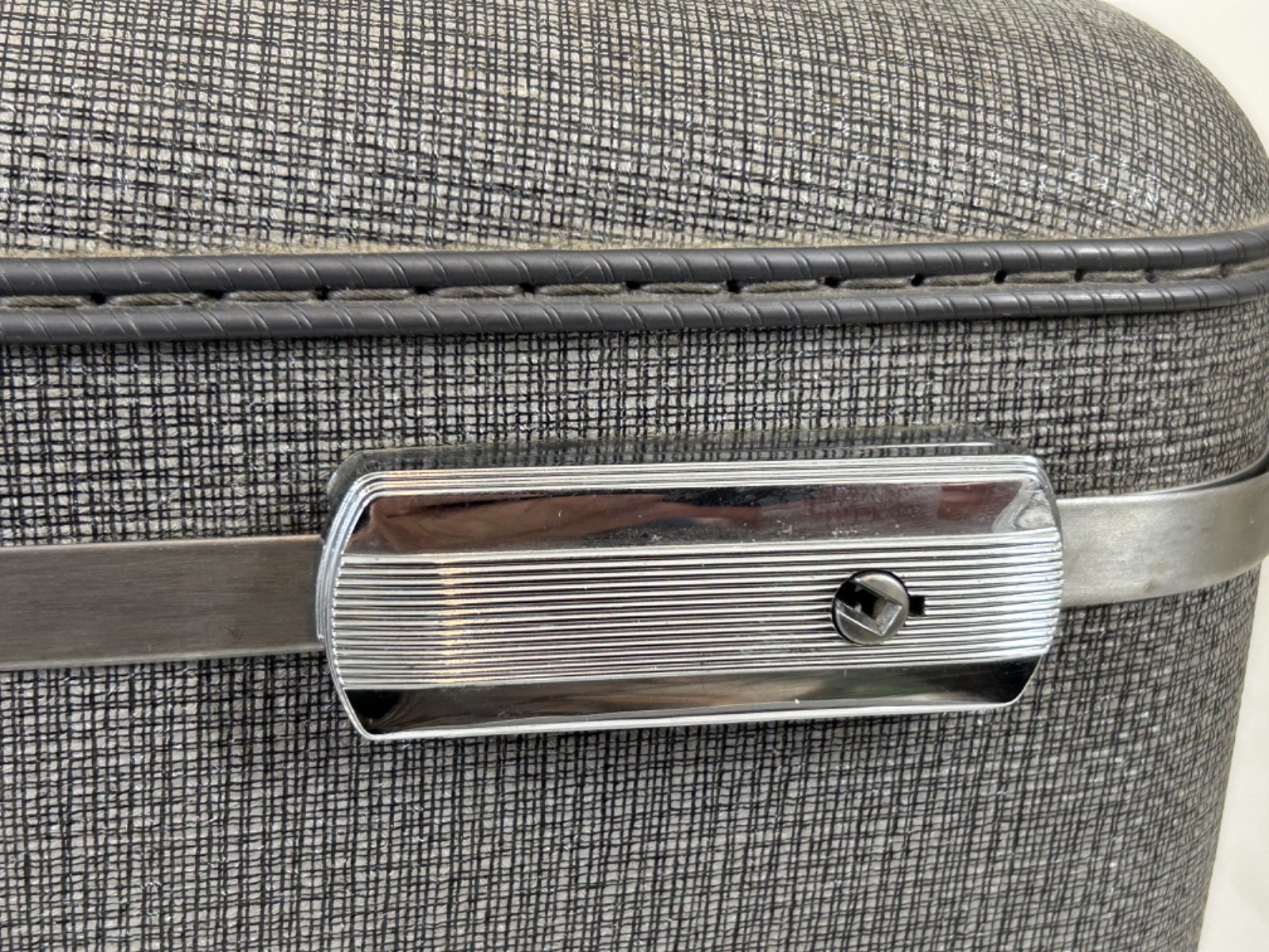 Vintage American Tourister Tiara GRAY Train Case Makeup w/ Mirror & Tray PROP