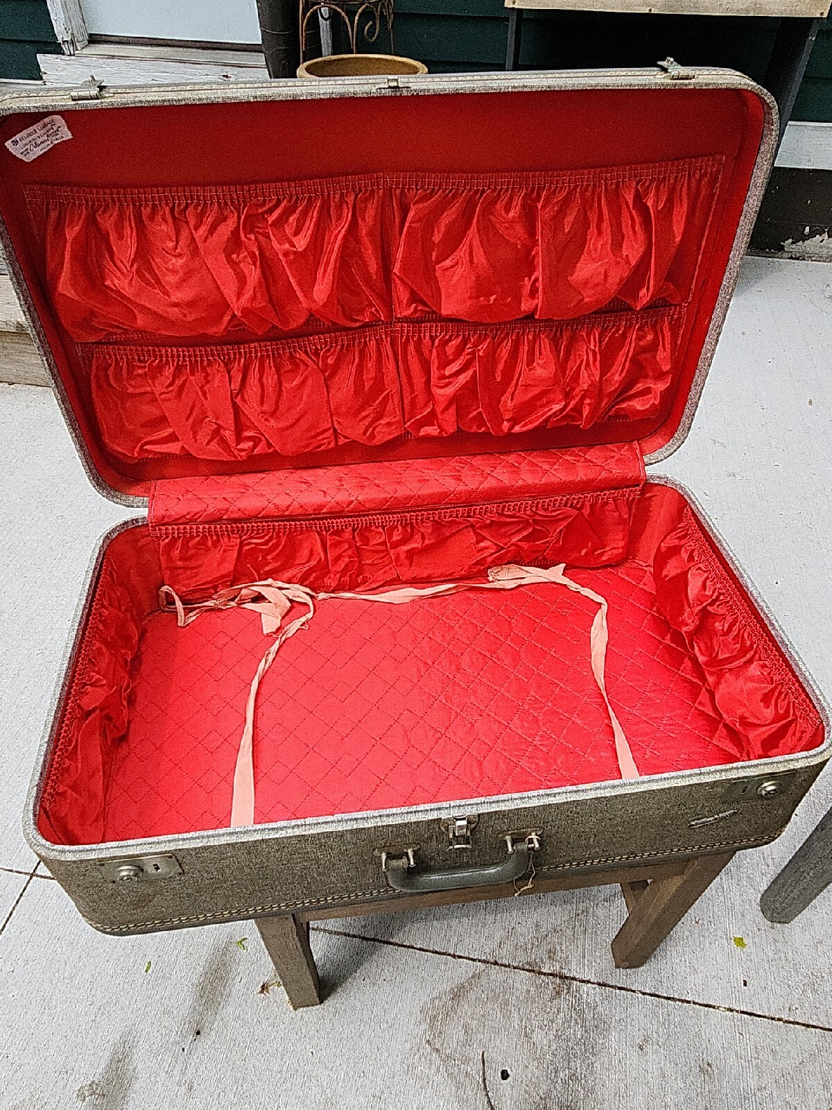 Vintage 1950s 60s Hard Luggage Suitcase Gray Tweed 29 x 17 Red Lining Travel Joy