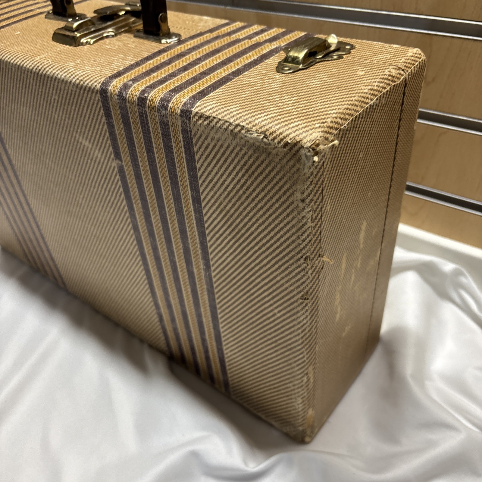 Vintage Unbranded Hard Case Suitcase (flaws)