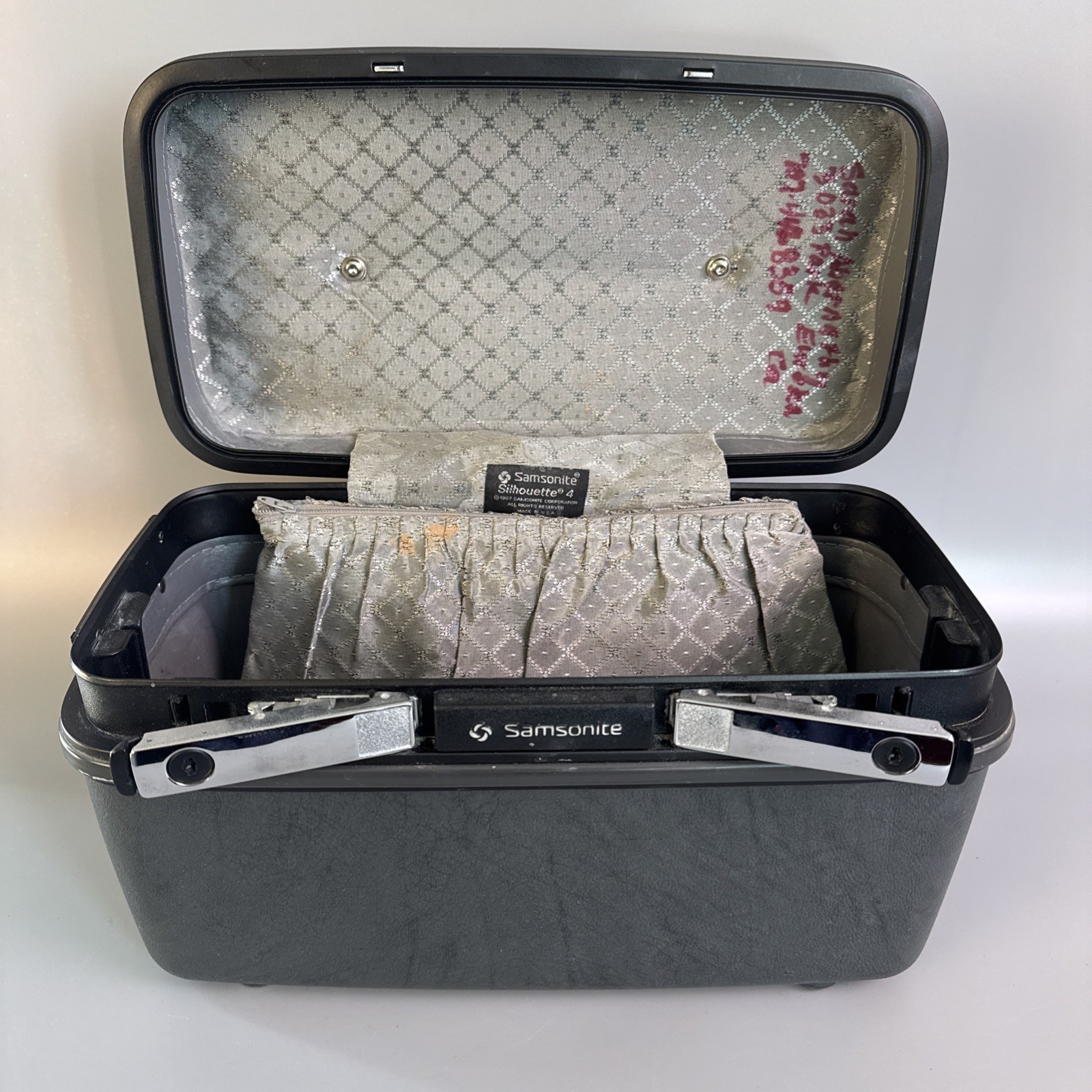1987 Samsonite Silhouette 4 Hard Shell Gray Cosmetic Makeup Travel Train Case
