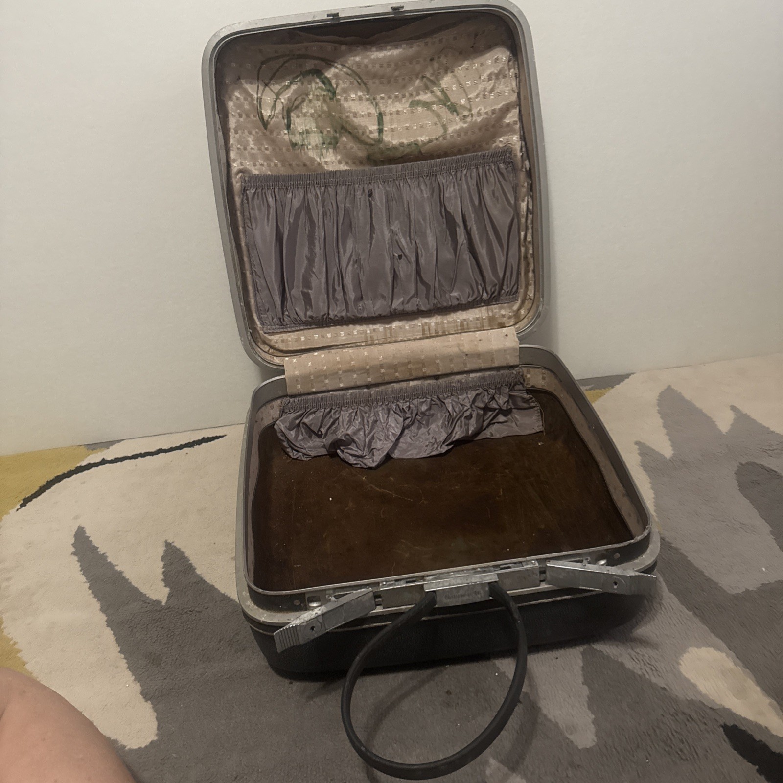 Samosonite Weekender Loop Handle Slate Gray Inside Top Vintage Floral Silk.