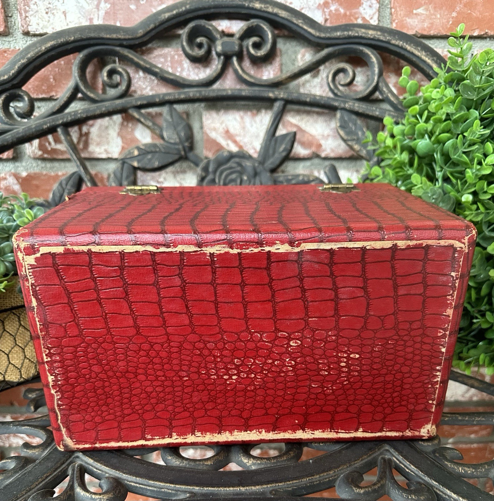 Vintage Alligator Embossed Train Case; Cranberry Red/Tan Int & Mirror; Locks/Key