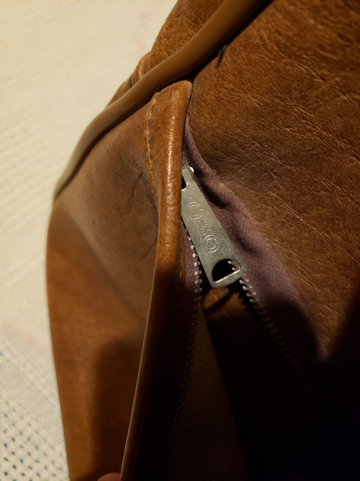 VTG Leather Travel Bag Luggage Suitcase C&C Zippers Camel Brown Italy