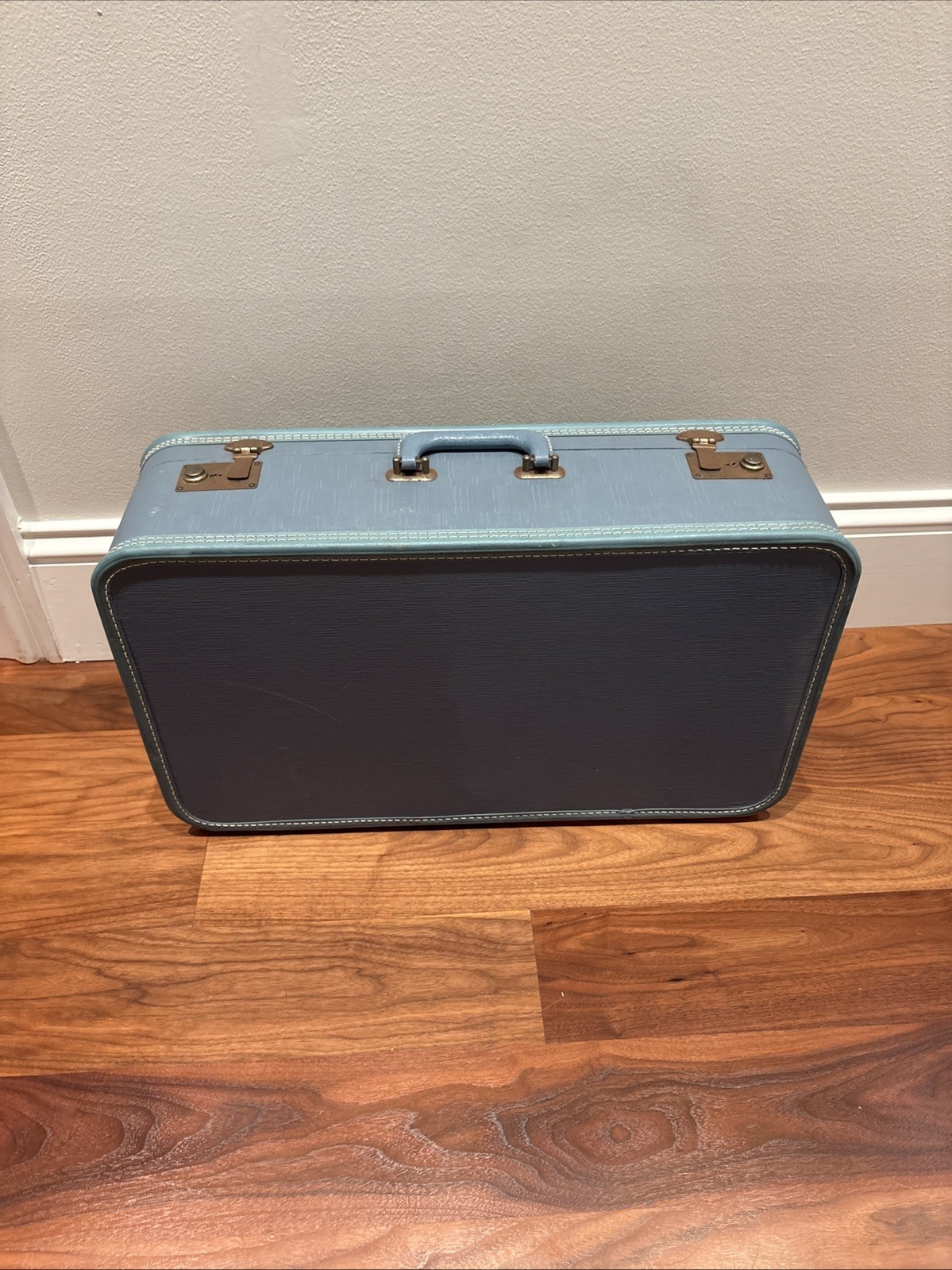 Harte’s Watahyde Suitcase Hard Case Luggage, With Original Keys, 24x14x8