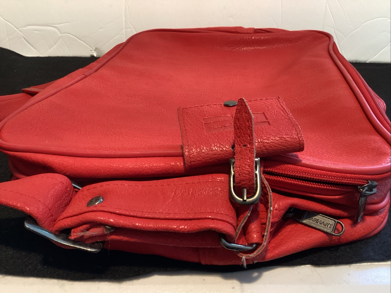 “Amelia Earhart” Travel Shoulder Bag, Red Carry-On Luggage Footed 17″ Vintage