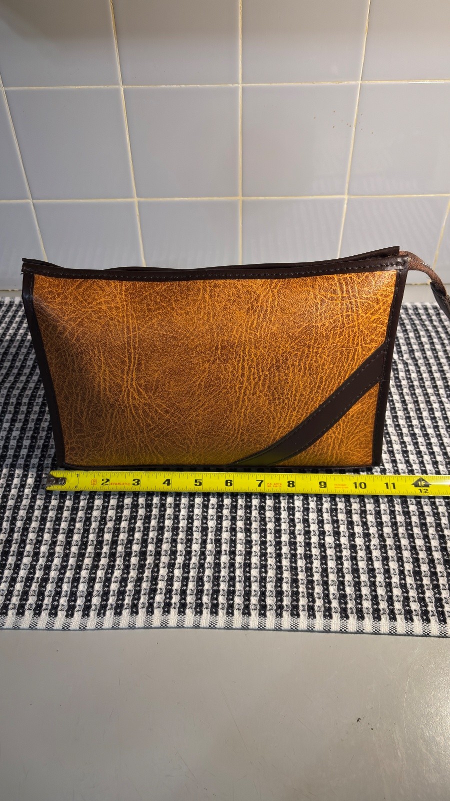 Vintage Tan Faux Leather Shoulder Overnight Bag With Matching Shave/Makeup Bag