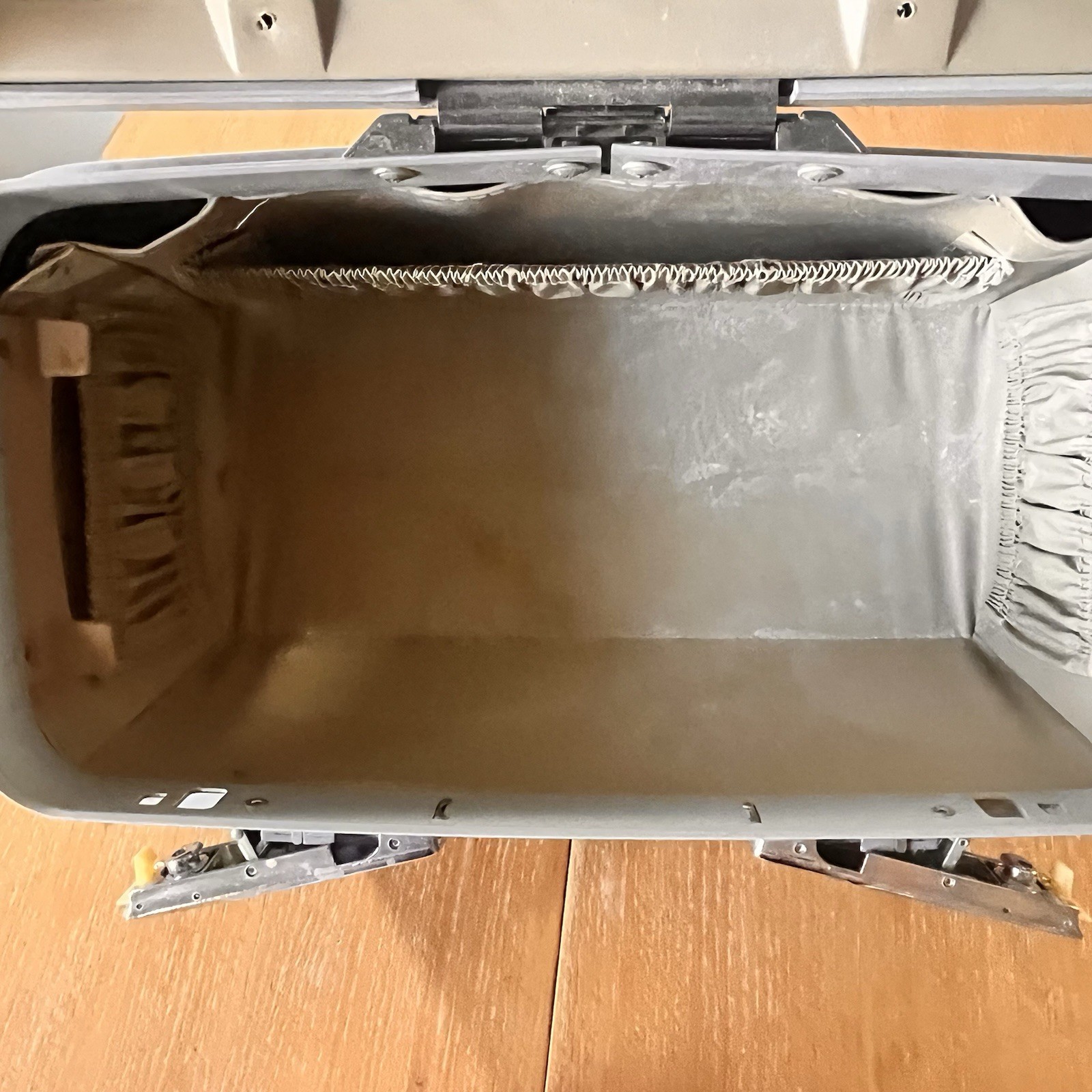 Samsonite 1970s Vintage Brown Hard Shell Vanity Case with Mirror