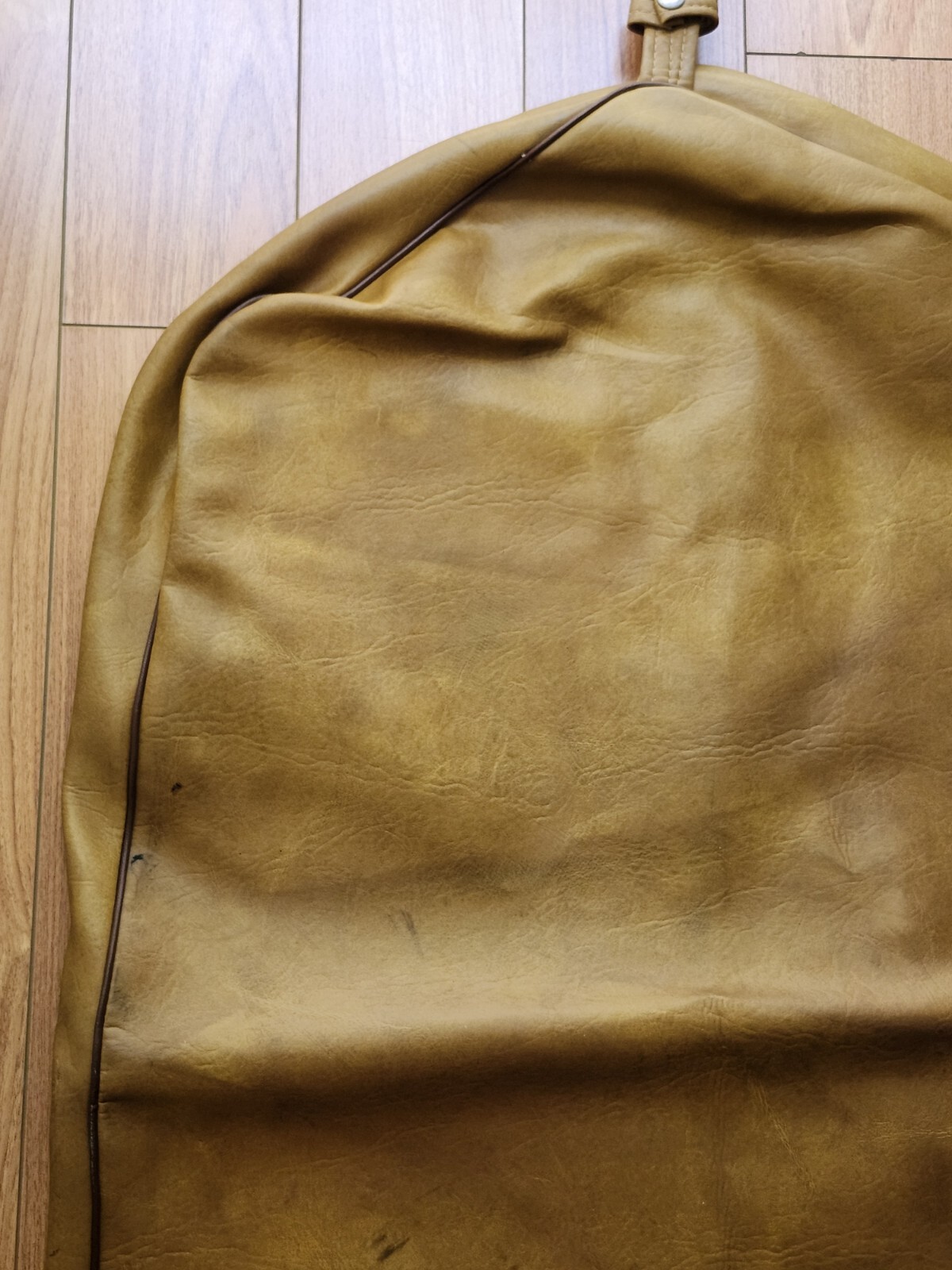 Vintage Beautiful 70s Tapestry Around The World Brown Faux Leather Garmet Bag