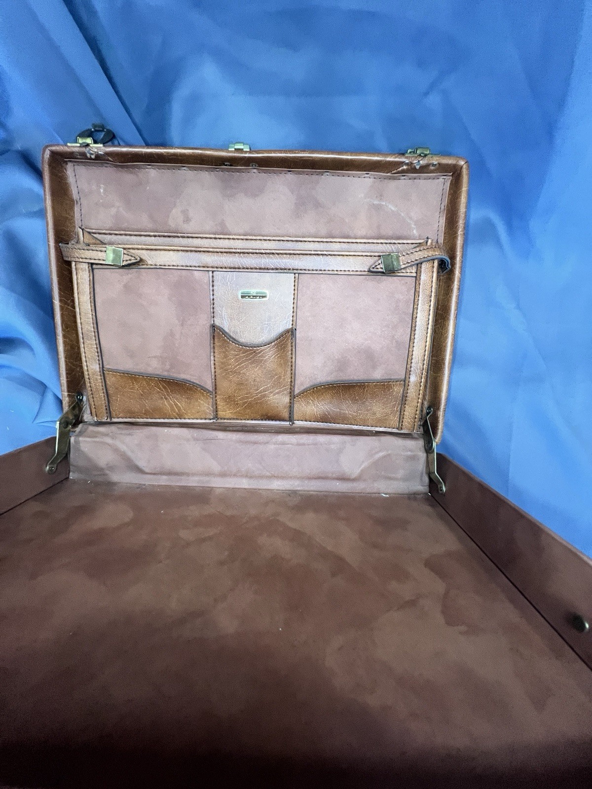 Vintage-Presto-Airway-Leather-Suitcase-Brass-Hardware-Retro-Luggage-Case