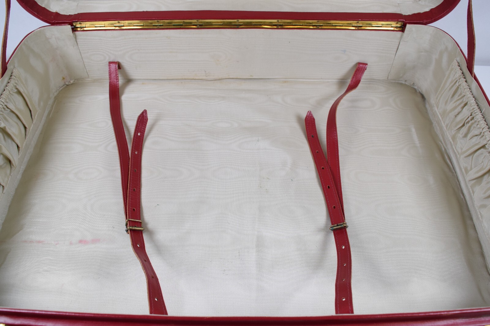 Vintage Mark Cross Red Leather & Black Pipping 25″ X 18″ Suitcase Luggage Bag