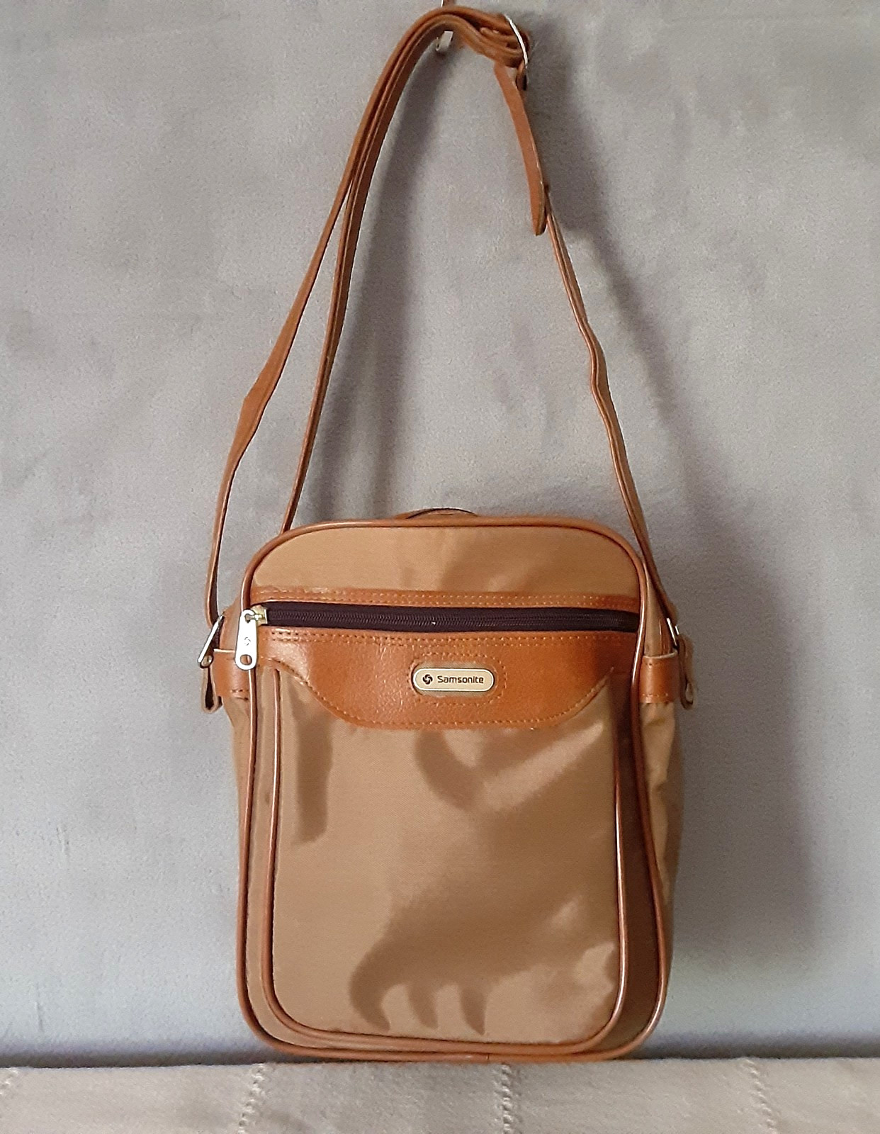 Vintage Samsonite Crossbody Bag Tan Shoulder Tote 11.5 x 6 x 9 Adjustable Strap
