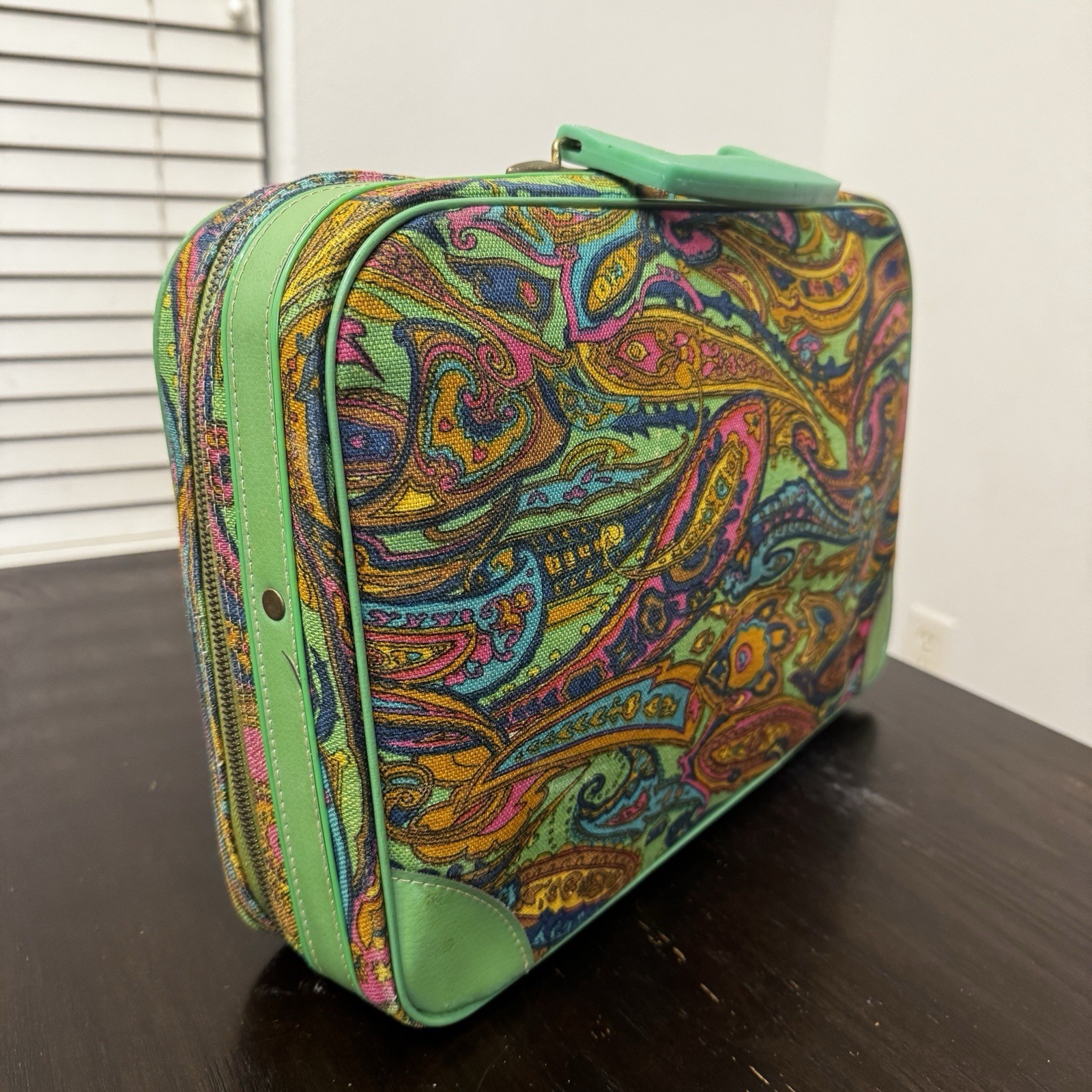 Rare Bantam Travelware Child Suitcase vibrant psychedelic Paisley 1960-70s Mint