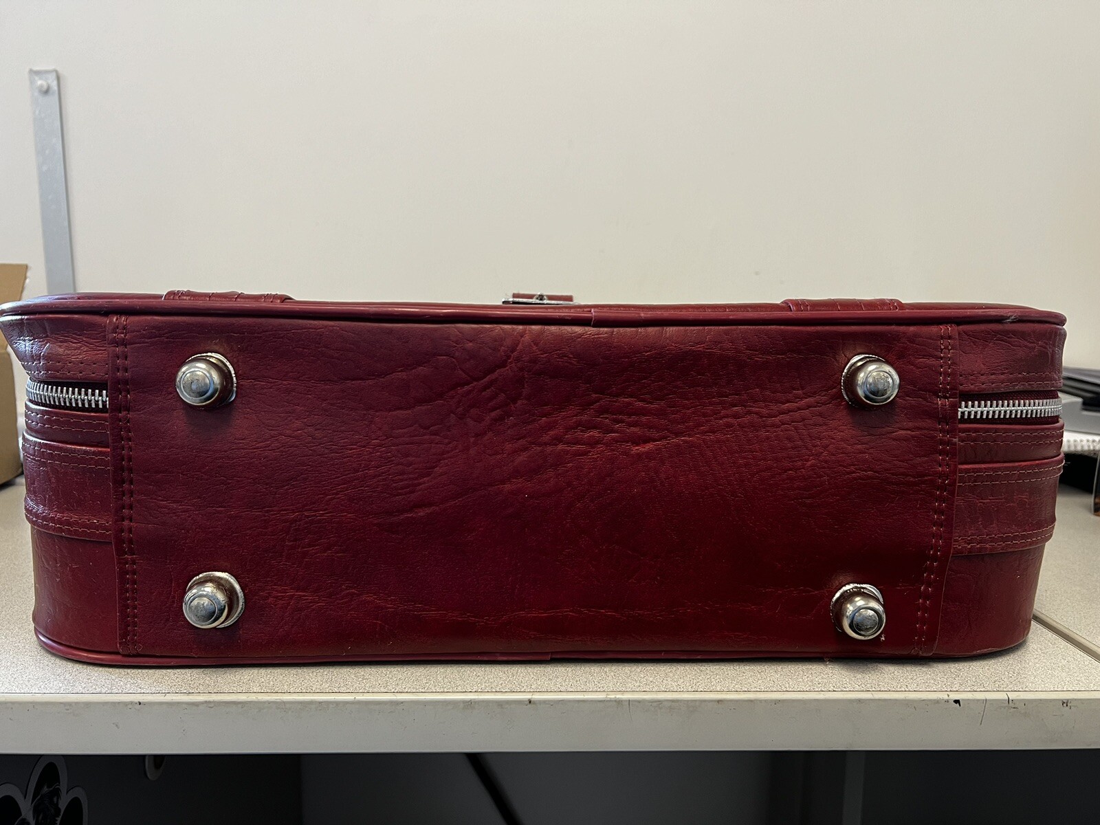 Vintage Classic World Traveler English Style Red Leather Suitcase Luggage 20”