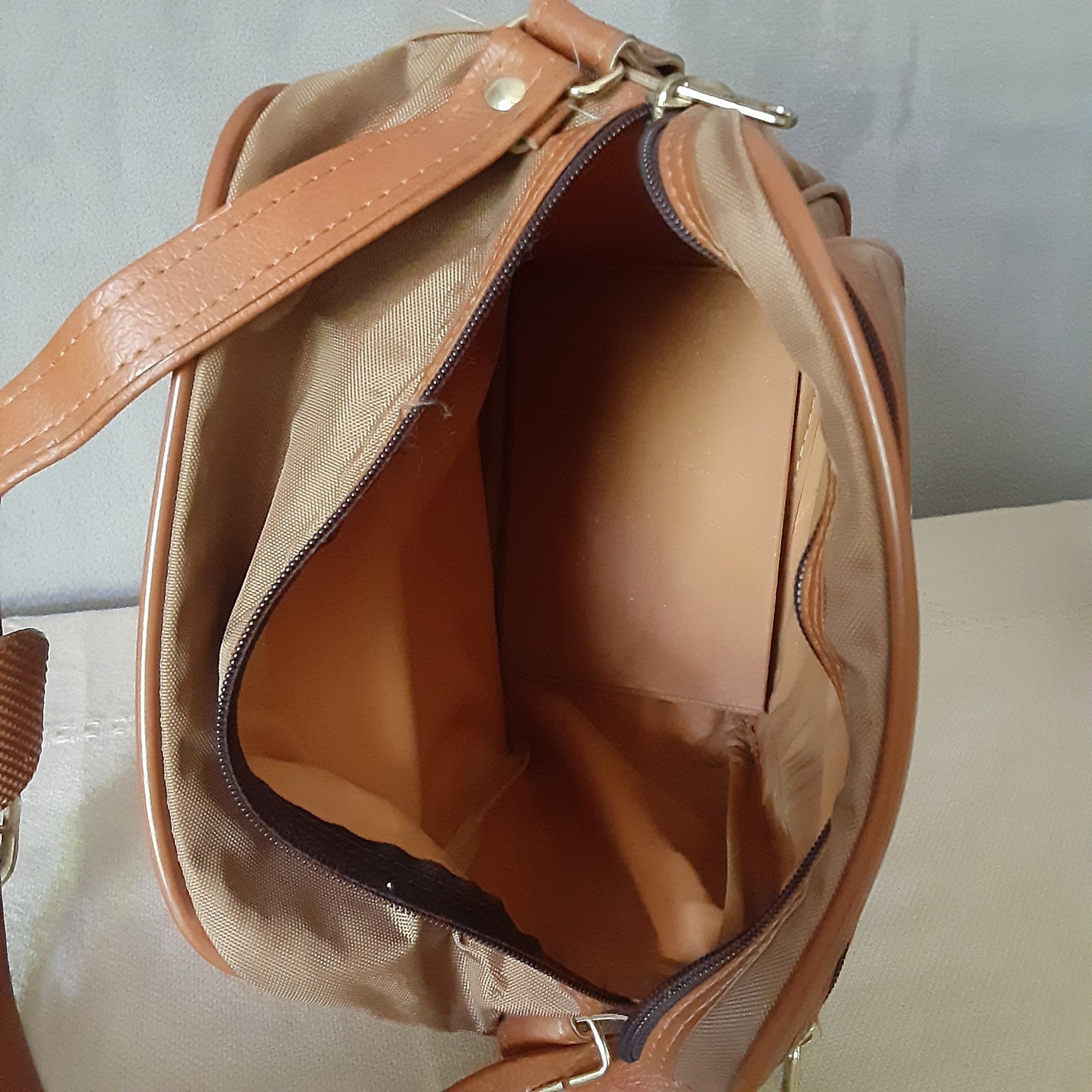 Vintage Samsonite Crossbody Bag Tan Shoulder Tote 11.5 x 6 x 9 Adjustable Strap