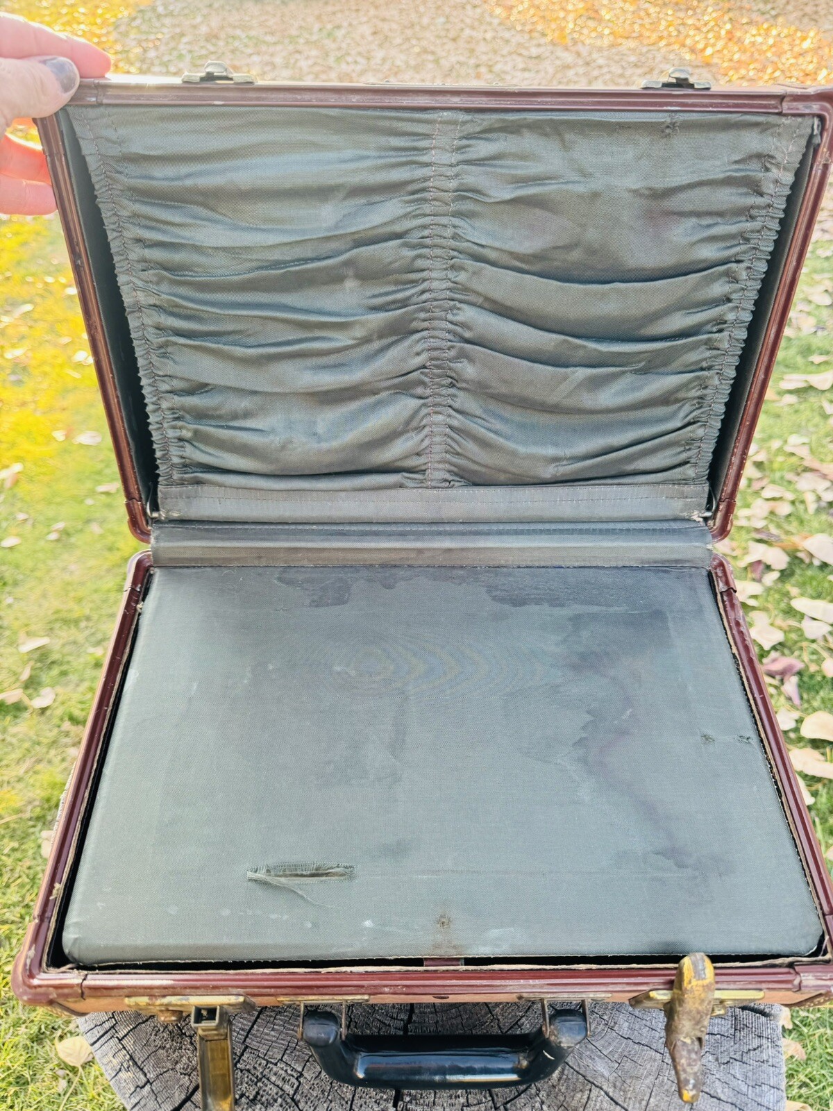 Vintage 1930s Leather Samsonite Handle Silk Lining Business Traveling Suitcase