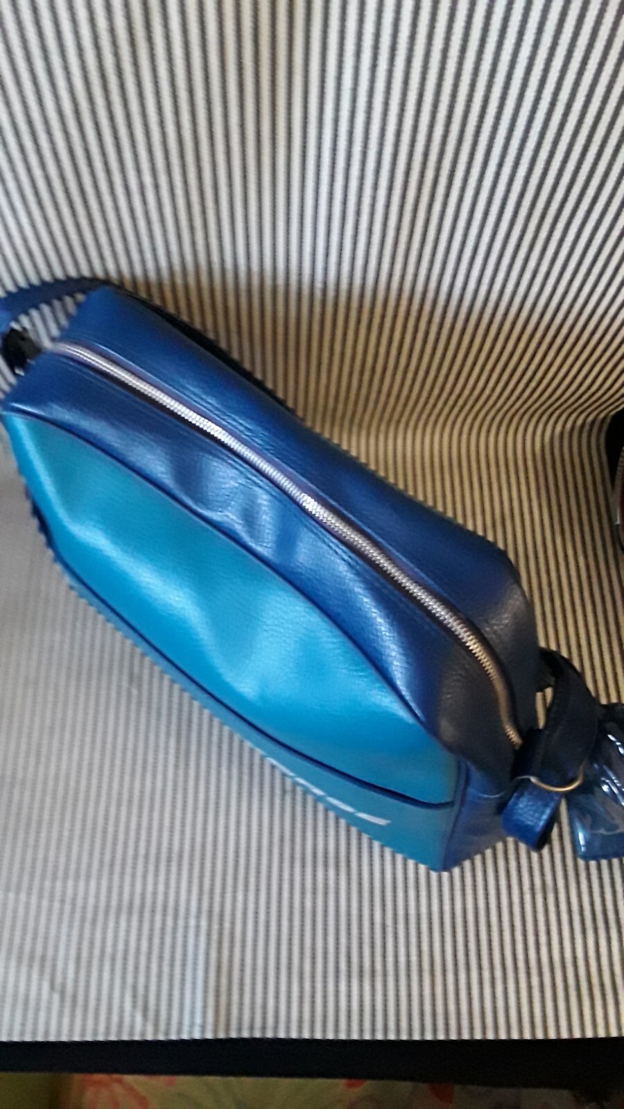 VTG CLUB UNIVERSE UNITOURS BLUE NAUGAHYDE CARRY ON FLIGHT TRAVEL BAG – CLEAN!