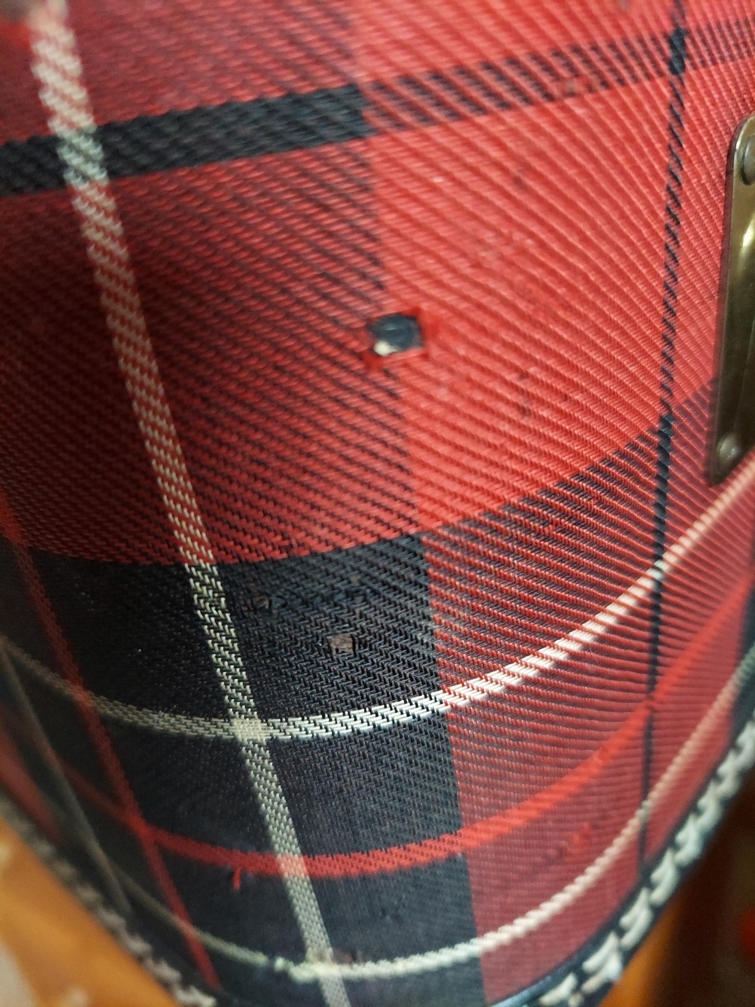 Vintage Tartan Plaid Train Case with Dual Latches.