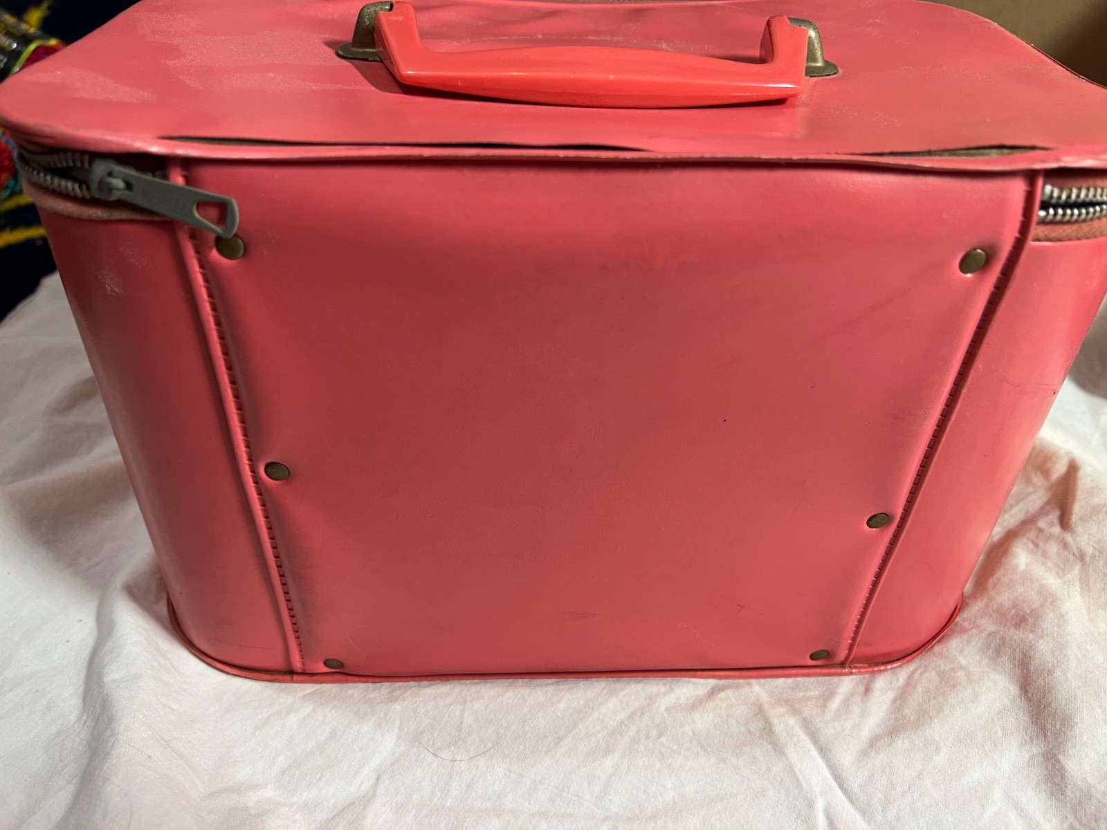 Juniorteen Pink Suitcase 1960s Garment Bag Case Barbie Standard Plastic