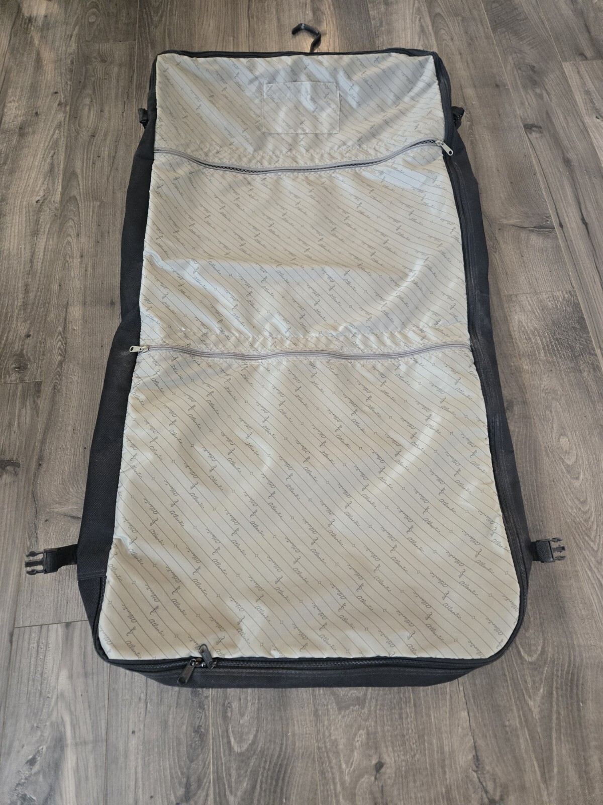 Vintage Atlantic Black Seahorse Hanging Garment Bag Heavy Duty Bi-Fold Luggage