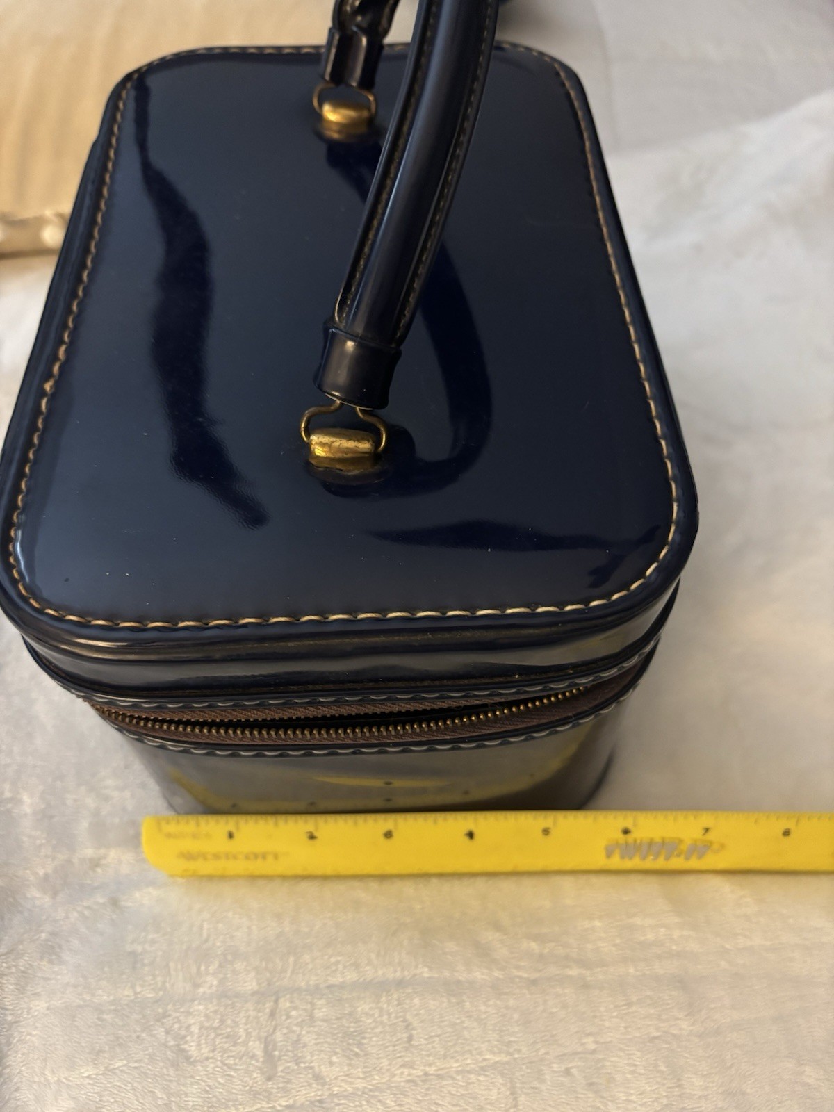 Vintage patent leather Cosmetic bag from The 50s With Mirror Retro