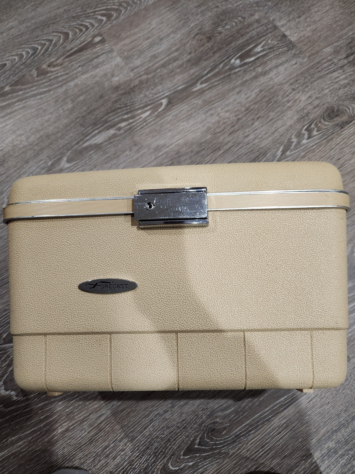 Forecast Vintage Beige Hard Vanity Case with Mirror & Extra Compartment