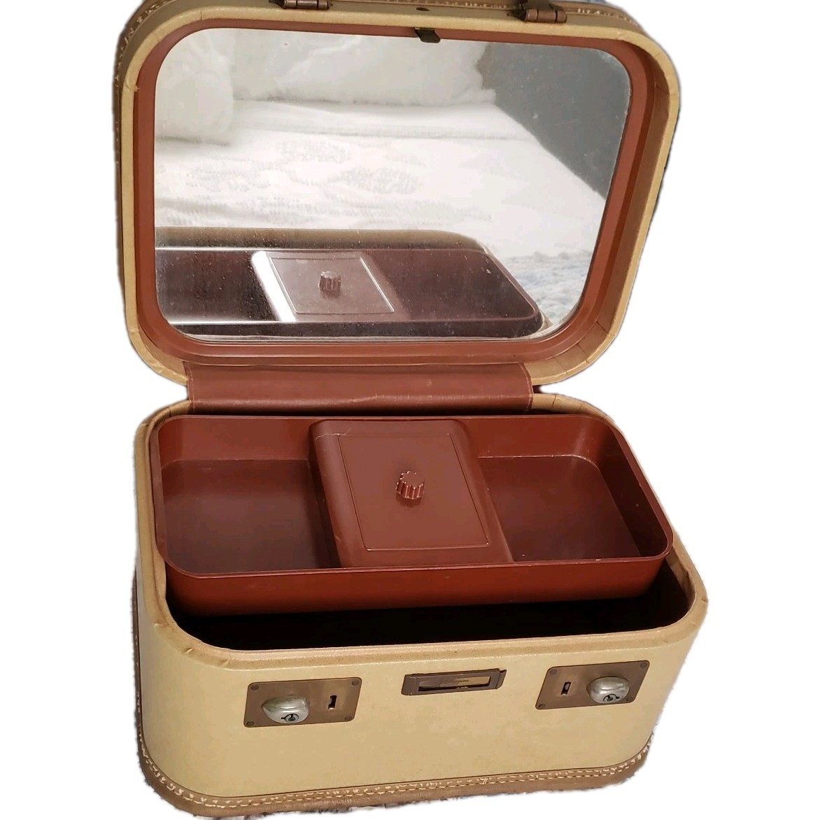 13.5″x 8″ VTG 1950’s J.C. Higgins Brown & Gold Travel Vanity Make Up Suitcase