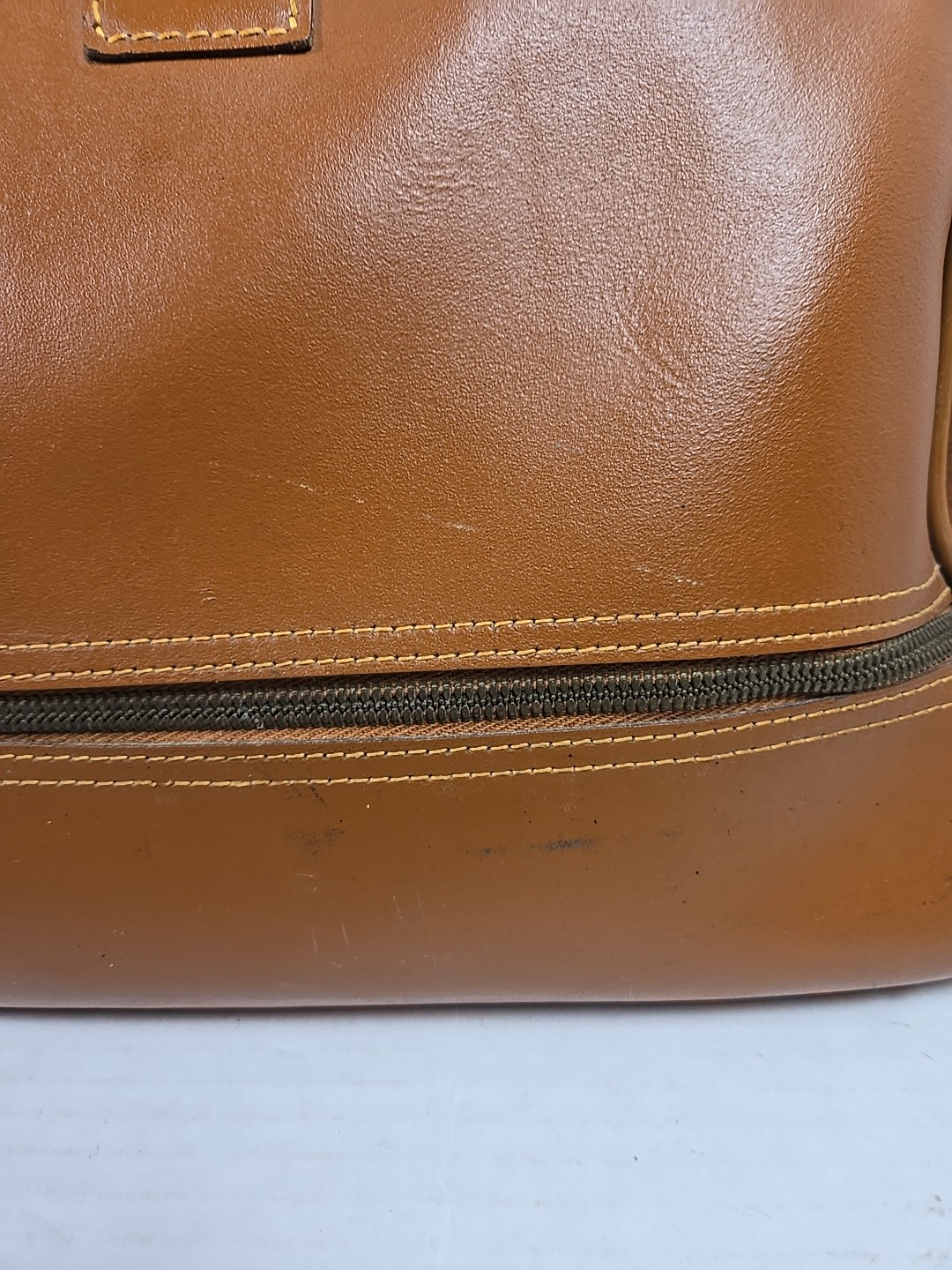 Vintage Harrisons Leather Goods ZippoGrip Cowhide Doctors Bag Duffle (19″x9″x9″)