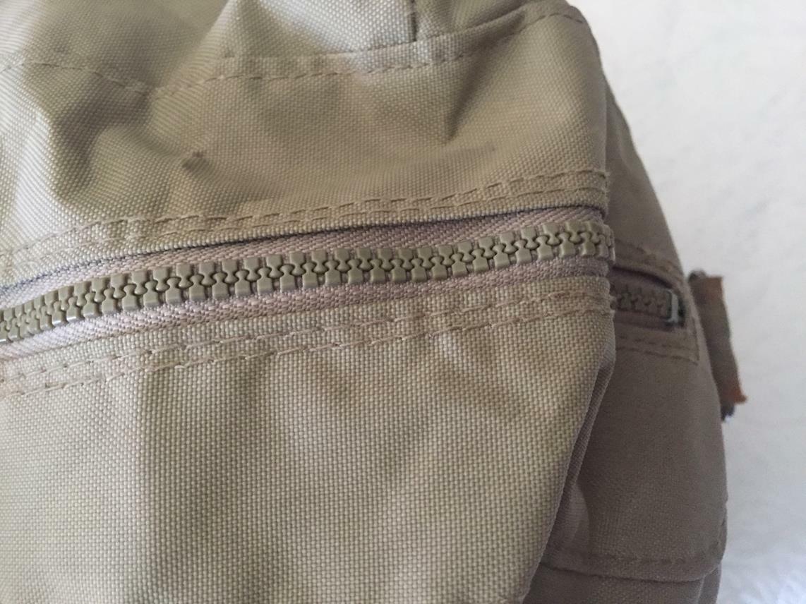VTG JORDACHE Zippered Duffle Bag Luggage Travel Canvas Overnight Carry On Gym