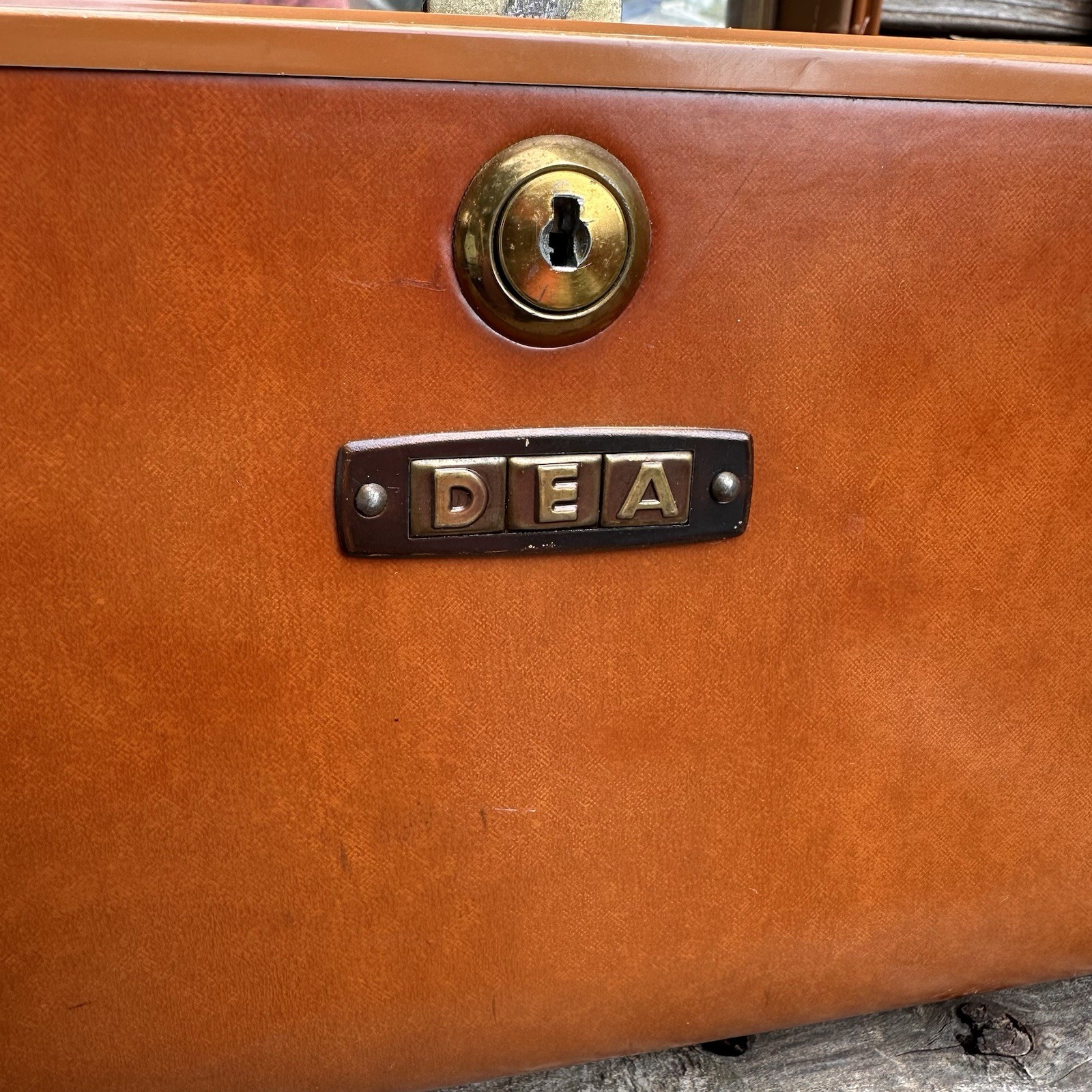 Vintage Samsonite Schwayder #4612 Brown Faux Leather Makeup Train Hard Case USA