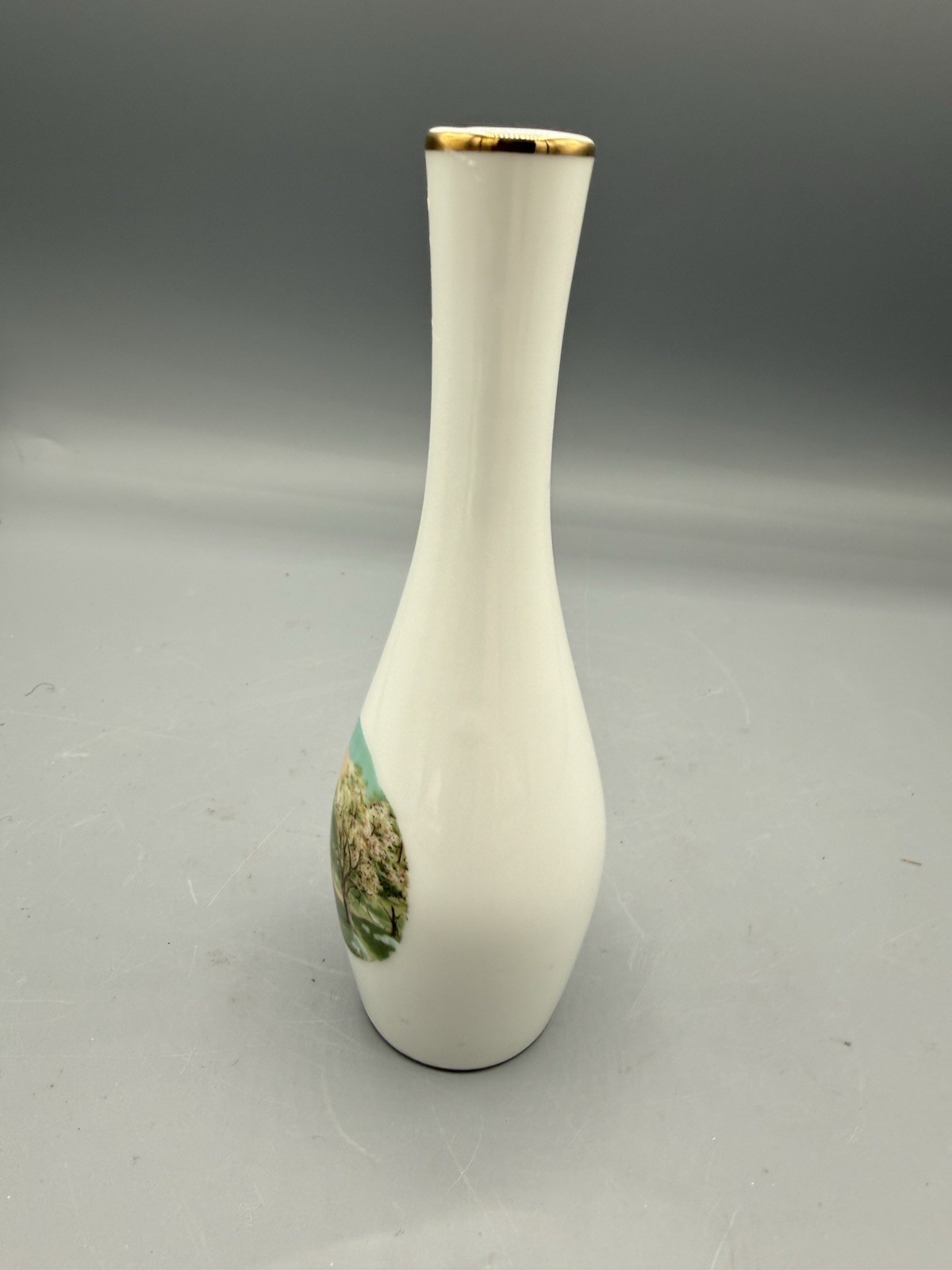Vintage Made in Japan Bud Vase White Gold Rim Scenic House Spring 6.5”