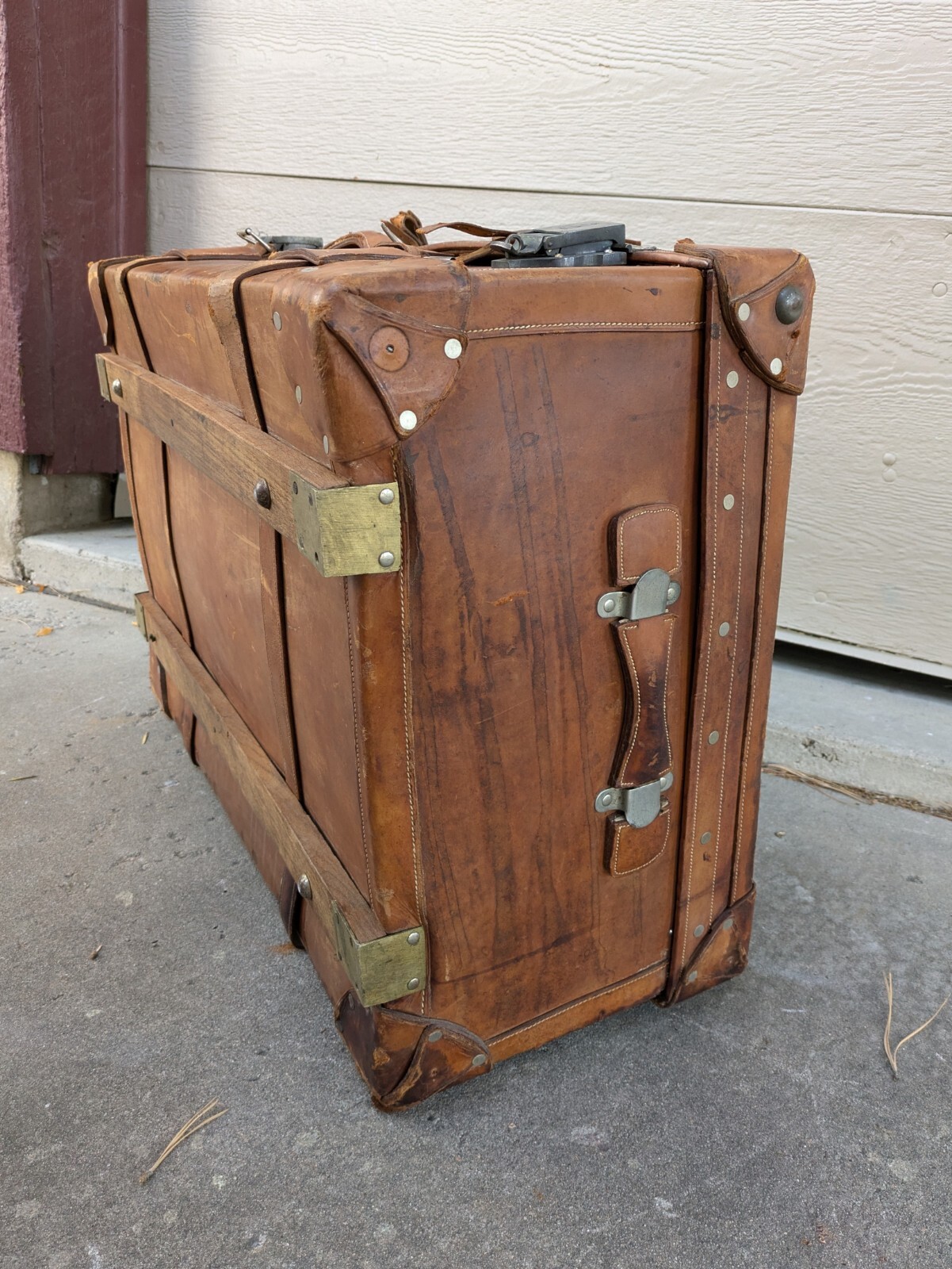 Antique Victorian Cowhide Leather Steamer Suitcase Trunk – Travel/Luggage
