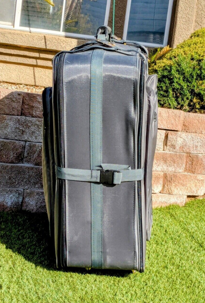 VTG Large Gray Crown World Traveller Soft Nylon Wheeled Suitcase Luggage Case