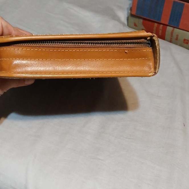 True Vintage 1950s Brown Leather Hard Zippered Vanity Case, Extra Compartments