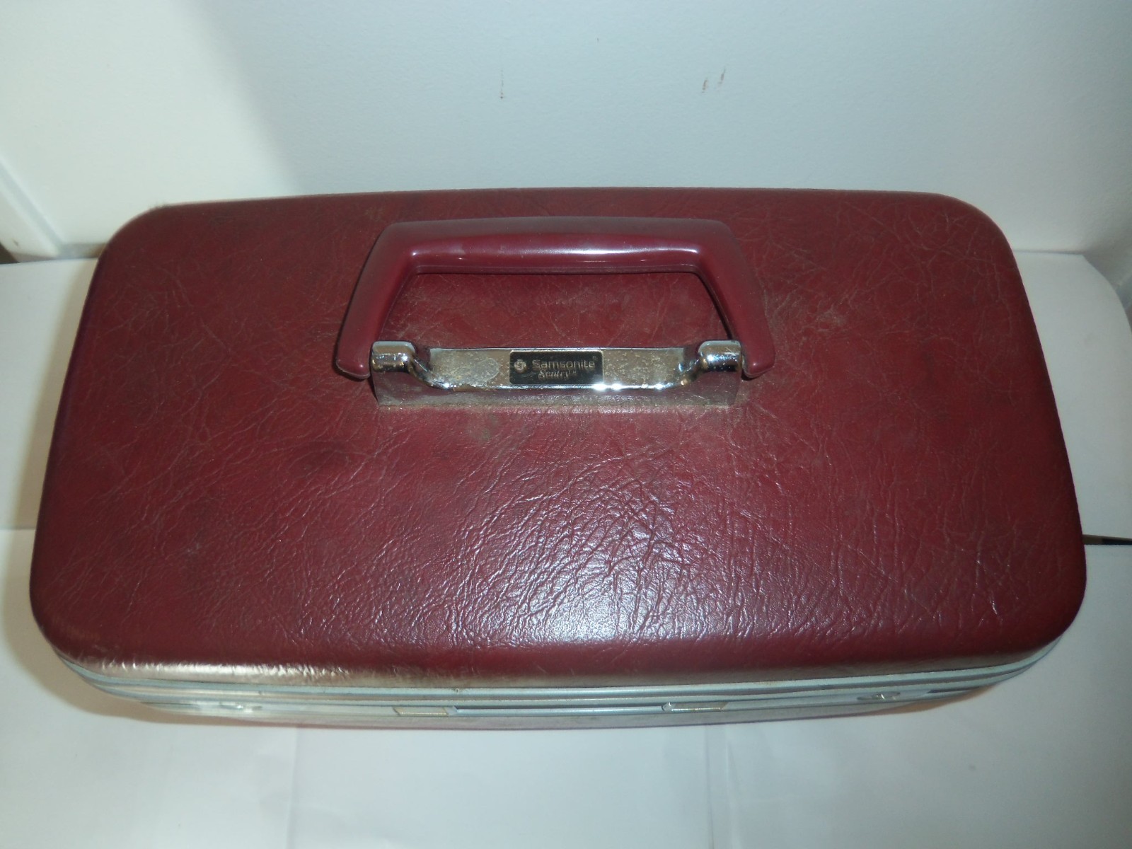 VTG Samsonite Train Case Burgundy Makeup Case Hard Shell Travel Vanity USA
