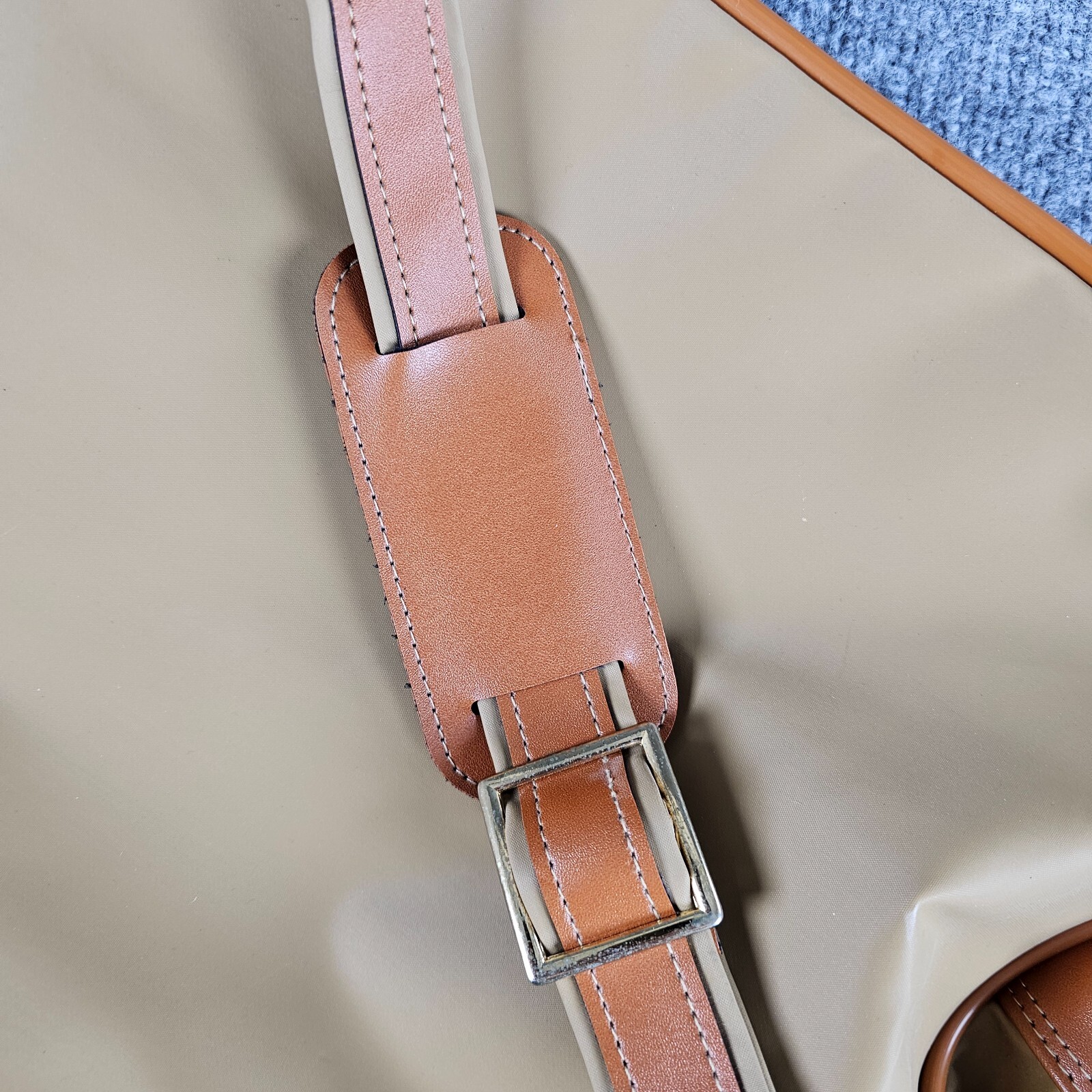 Vintage AMELIA EARHART Baltimore Luggage Beige Shoulder Strap Travel Bag Taiwan