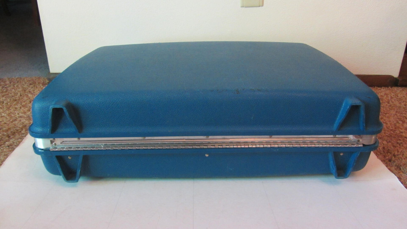 Vtg SAMSONITE SATURN Large Hard Shell Suitcase BLUE Luggage 24 x 18 x 7 Divided