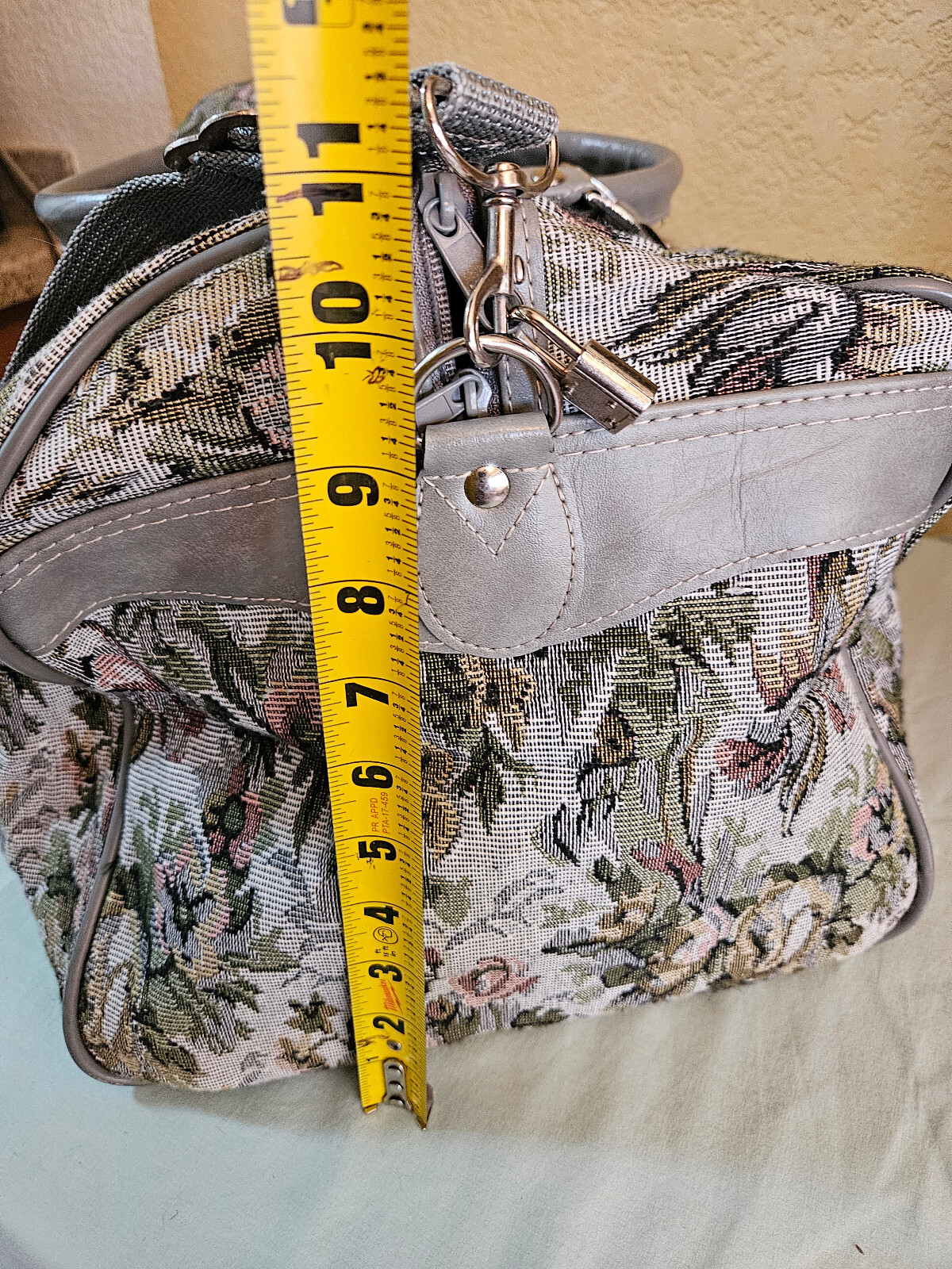 Vtg American Flyer Very Large Travel Tote Gym Bag Fabric Tapestry Gray Floral