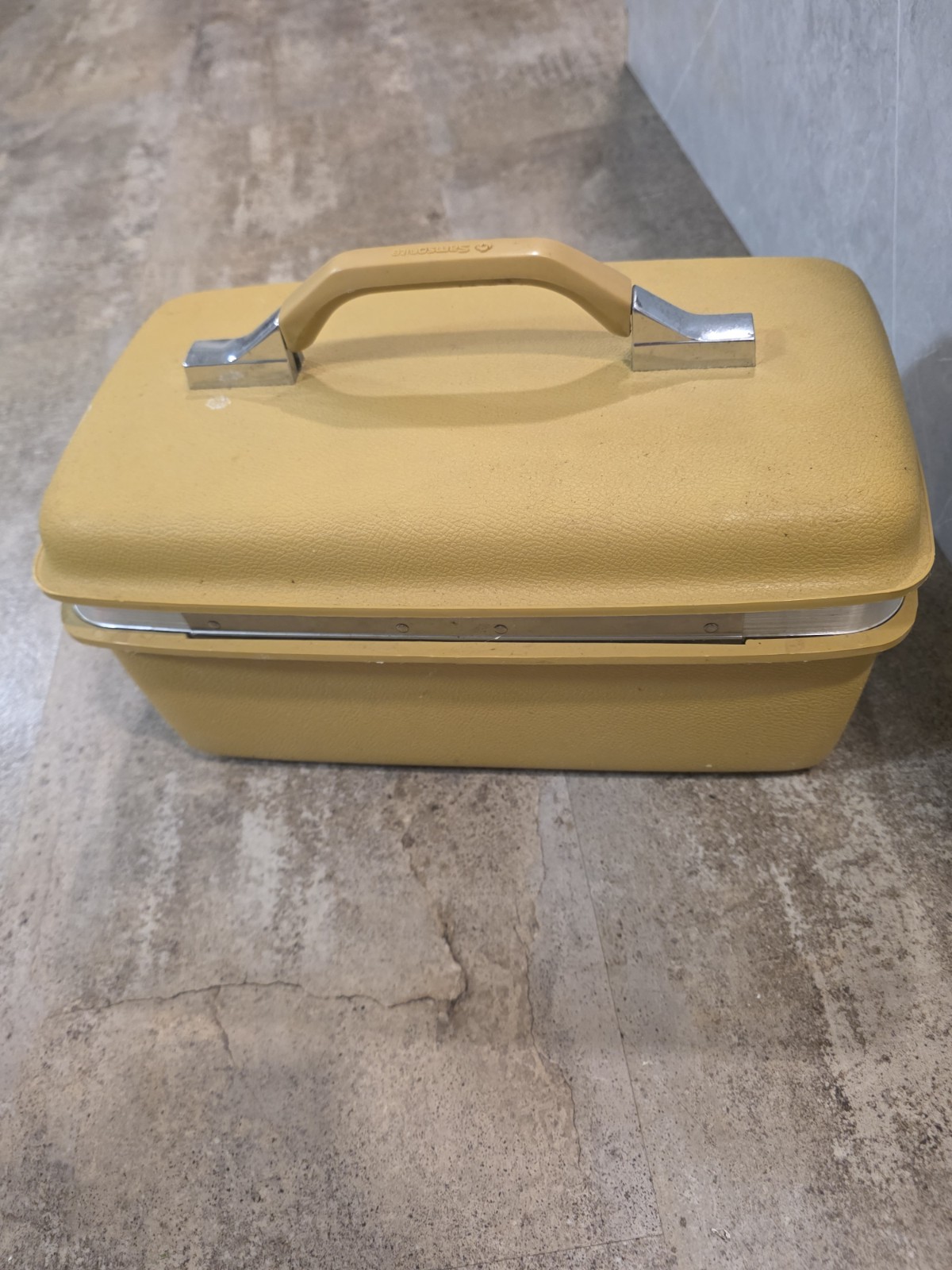 VTG ’70’s Samsonite Montbello II Gold Hard Side Train Case Tray Mirror Key VGUC