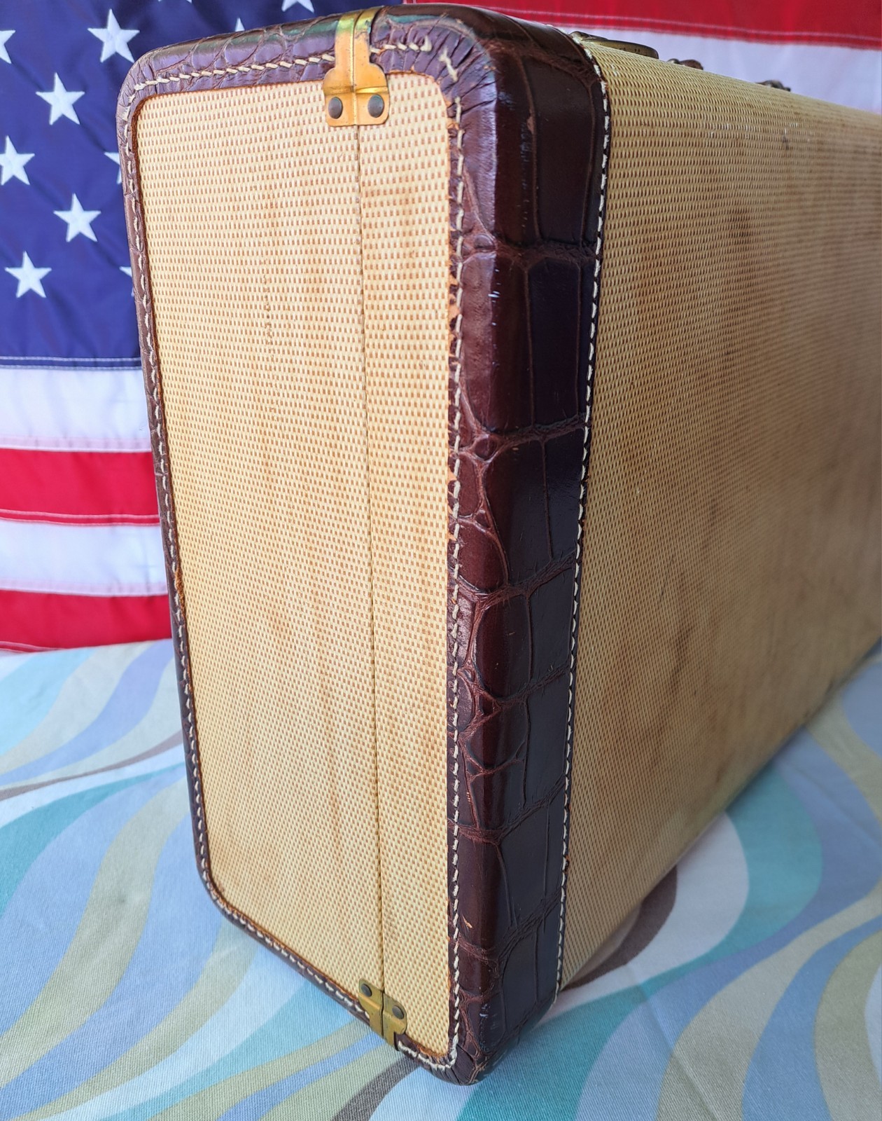 Vintage Air King Gold Tweed 24″ Suitcase Brown Embossed Alligator Leather