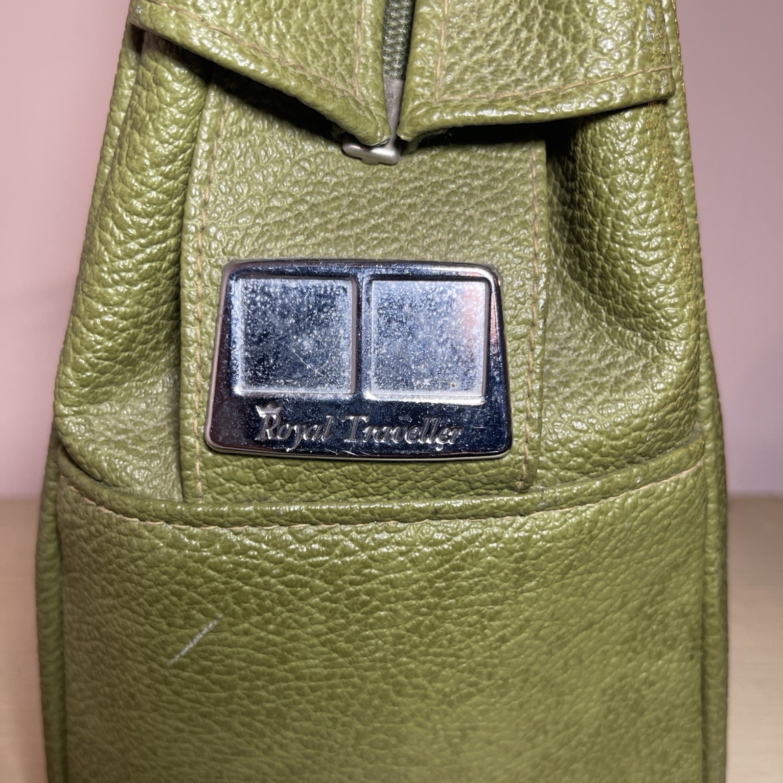 Vintage Royal Traveller Medalist Bag Green Carry On Samsonite 60-70s Retro