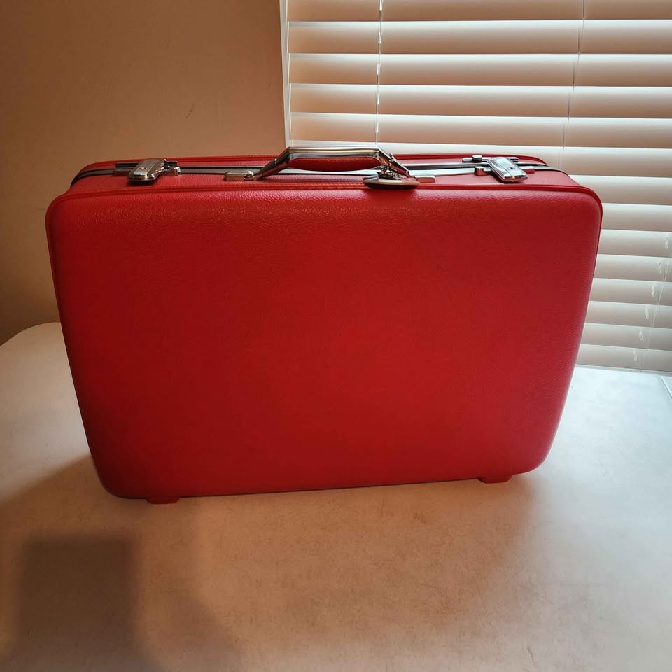 Vintage American Tourister Tiara Red Luggage Set (3-Piece) FREE CART!