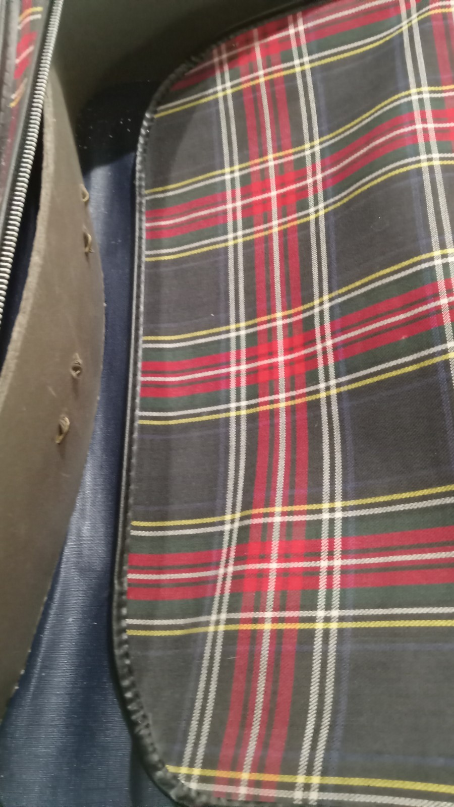Vintage Red Black Tartan Plaid Softside Canvas Fabric Luggage Suitcase 21×13